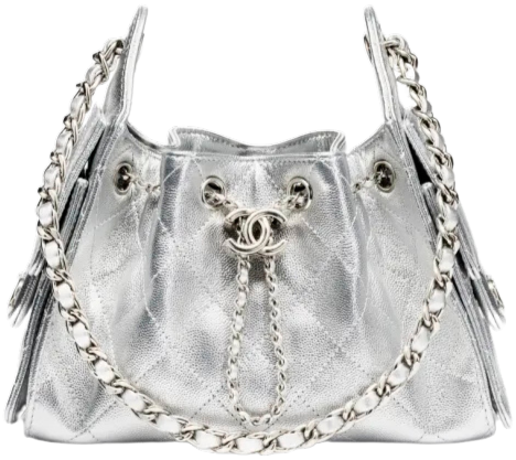 Sac à main argenté avec chaîne en métal et détails en diamant