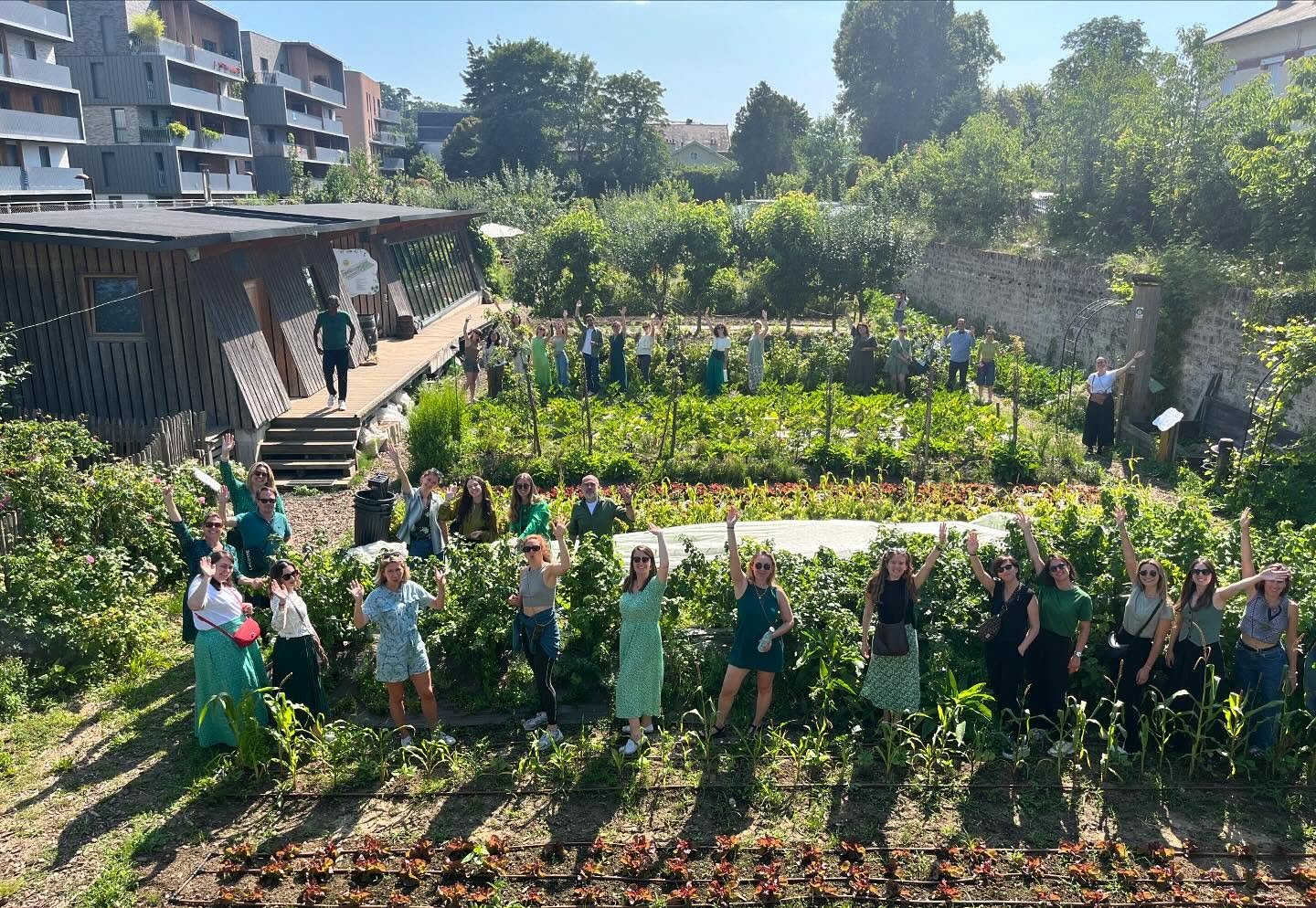 Chez CLAP (lien en bio) nous sommes supers fiers de voir notre belle ferme urbaine Nature &amp; D&eacute;couvertes &agrave; Versailles accueillir des organisations anim&eacute;es par la volont&eacute; de prendre soin de la terre et des Hommes. 

Notr
