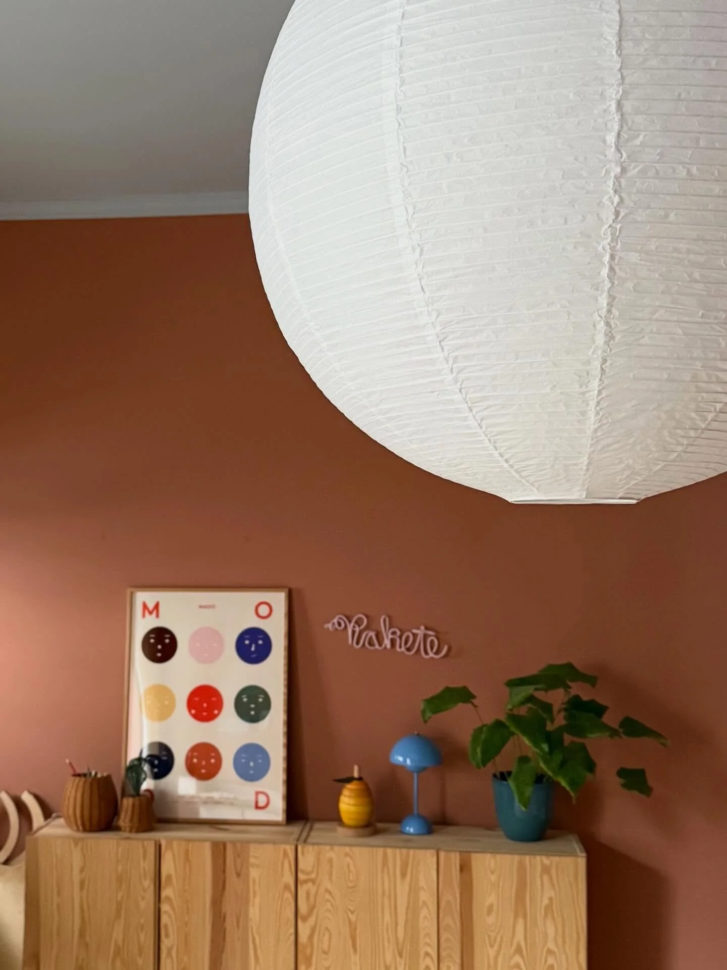 Farbe als Statement. Kunst als Dialog. 🎨

Gestern ging es zum Design Finish Sparring f&uuml;r ein besonderes Projekt, wo ich bereits von Anfang an dabei sein darf. Im Fokus: Der letzte Schliff und die finale Auswahl von Farbhighlights.

Was mich dab