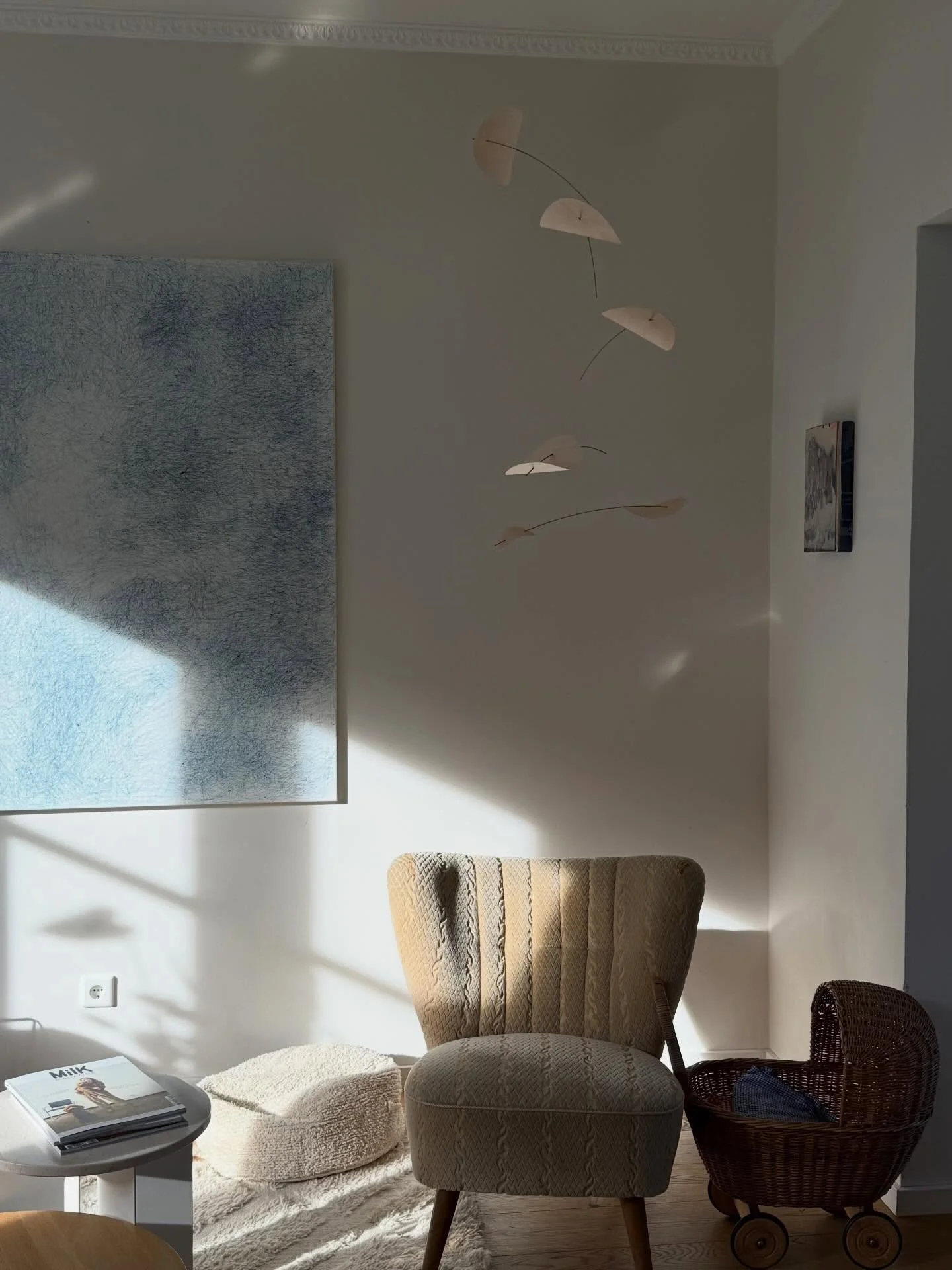 Behind the Scenes | Von Berliner Altbauwohnung in unser D&uuml;sseldorfer Familyhome 🏡

Ich liebe es nicht nur Moodboards zu erstellen und Konzepte zu kreieren &ndash; meine wahre Leidenschaft ist es, R&auml;ume zum Leben zu erwecken! 

Als wir vor 