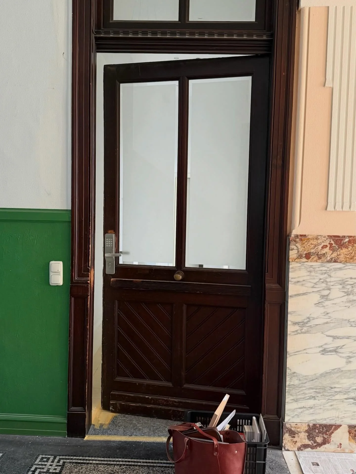 Office Loading | Von der Baustelle zur Vision&hellip; 💫

Die letzten Wochen war es hier etwas ruhiger - denn hinter den Kulissen sind wir Tief in die Planung und Umsetzung eingestiegen. Mitten im Herzen von D&uuml;sseldorf &ndash; zwischen Rhein und