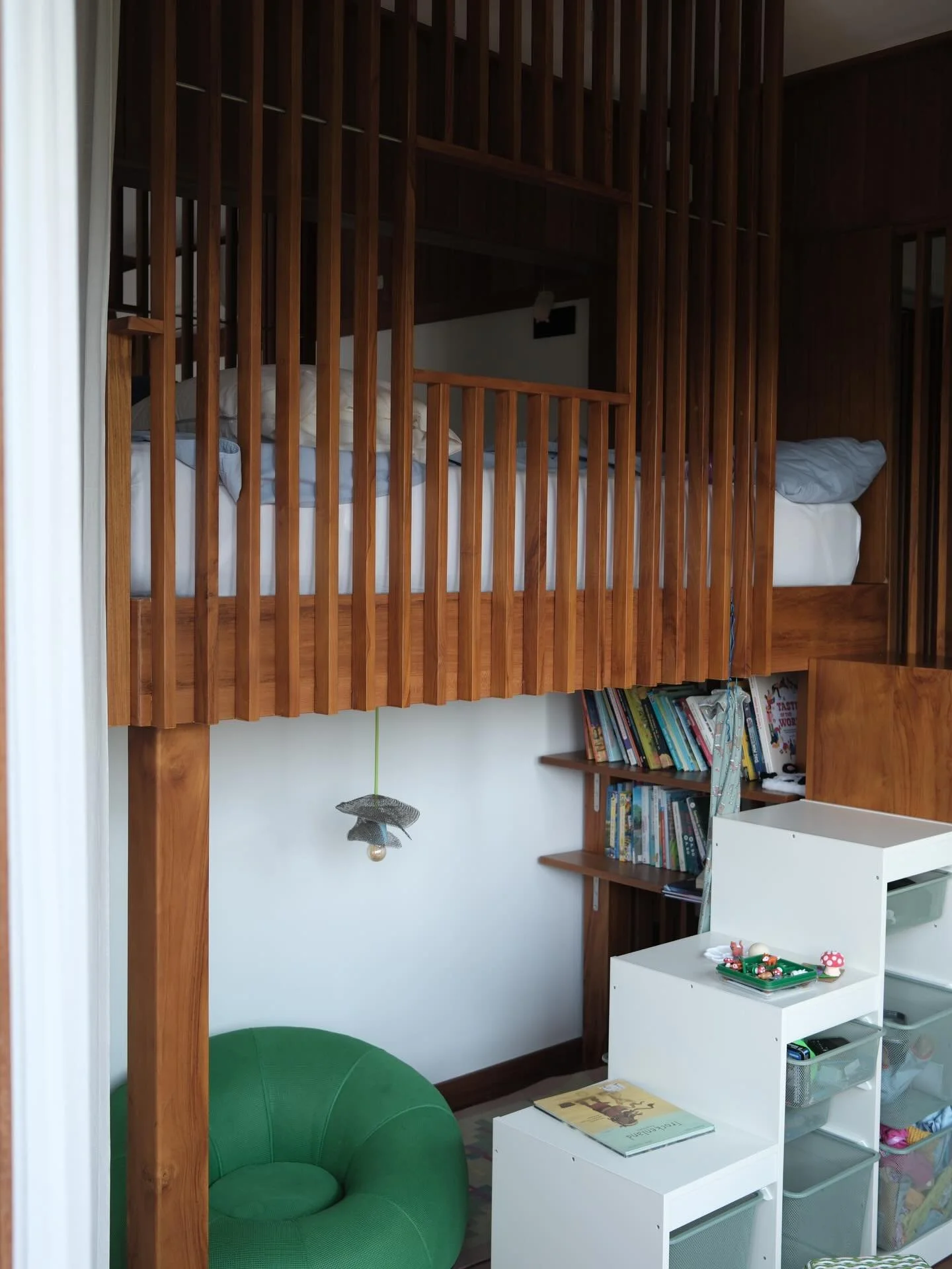 Berlin Soul, Bali Soil | Zu Besuch bei Freunden in einem ganz besonderen Familyhome 🏡

Wir durften die letzten Wochen zu Gast bei unseren Freunden sein, die den Weg von Berlin nach Bali wagten. Und sich dort ein Herzst&uuml;ck f&uuml;r die Familie s