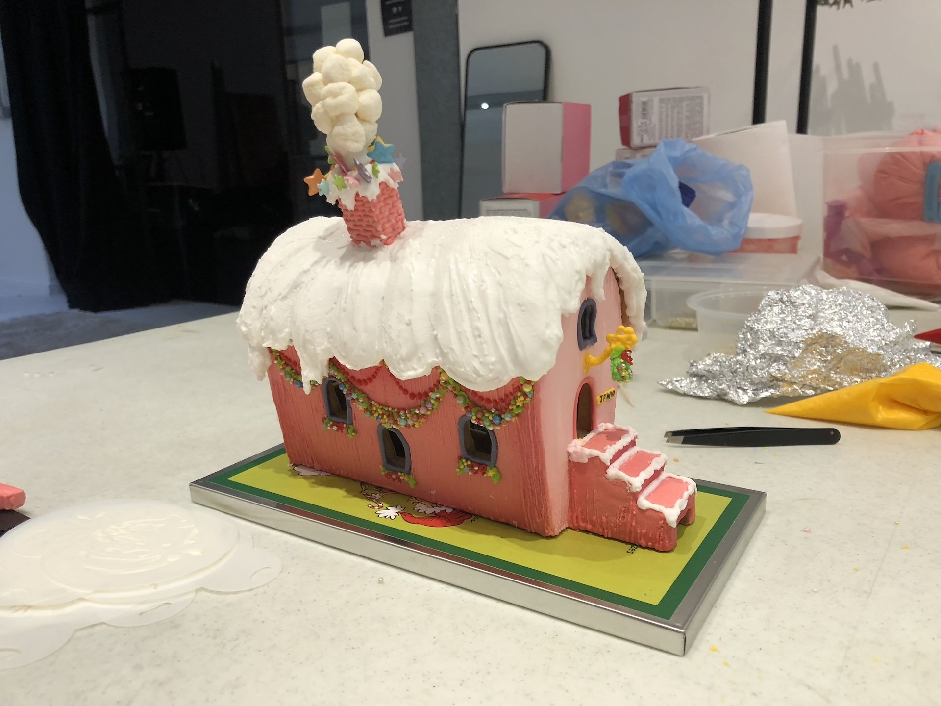 uber-one-grinch-gingerbread-5.jpg