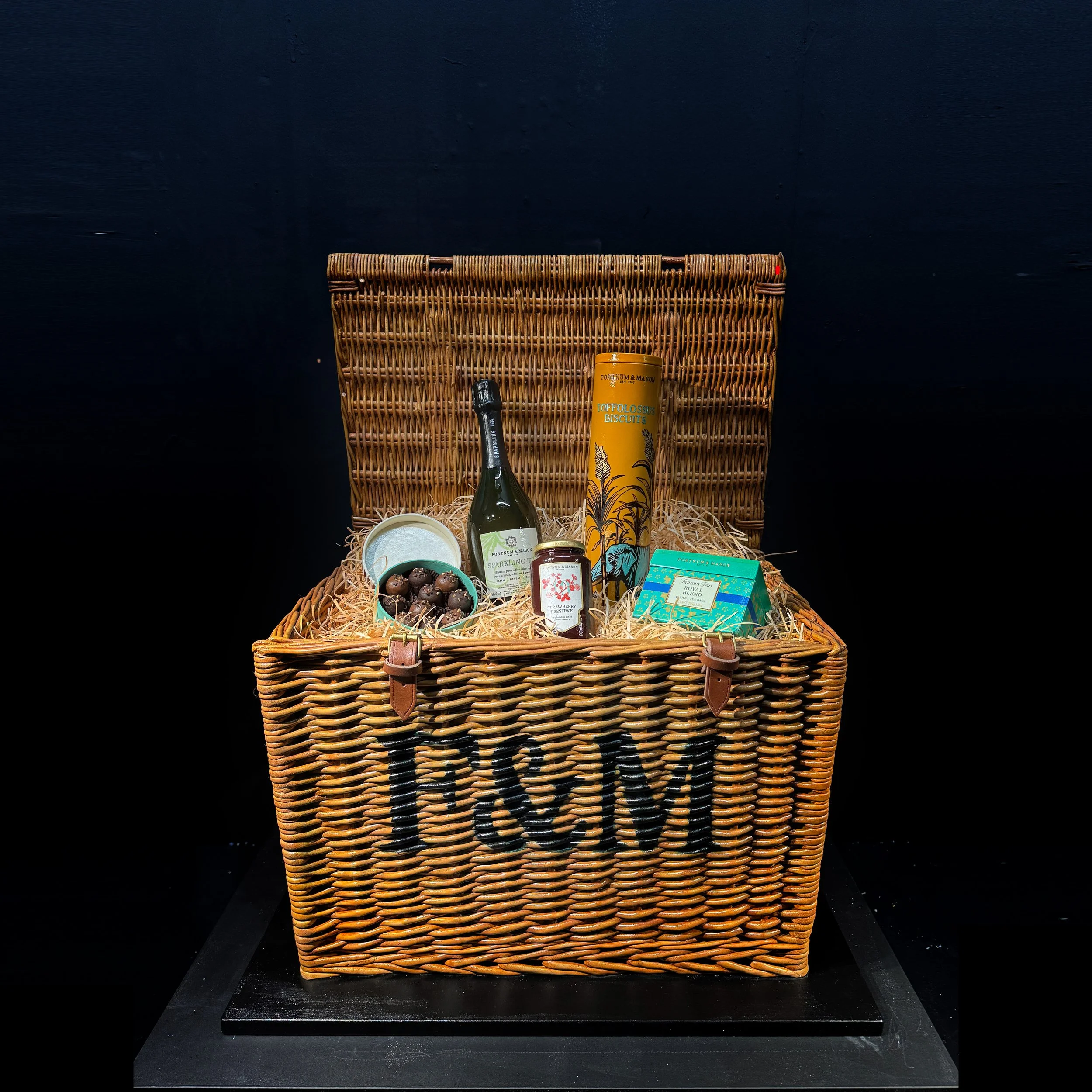 Fortnum & Mason wicker hamper made out of sugar by food artist:  Michelle Wibowo