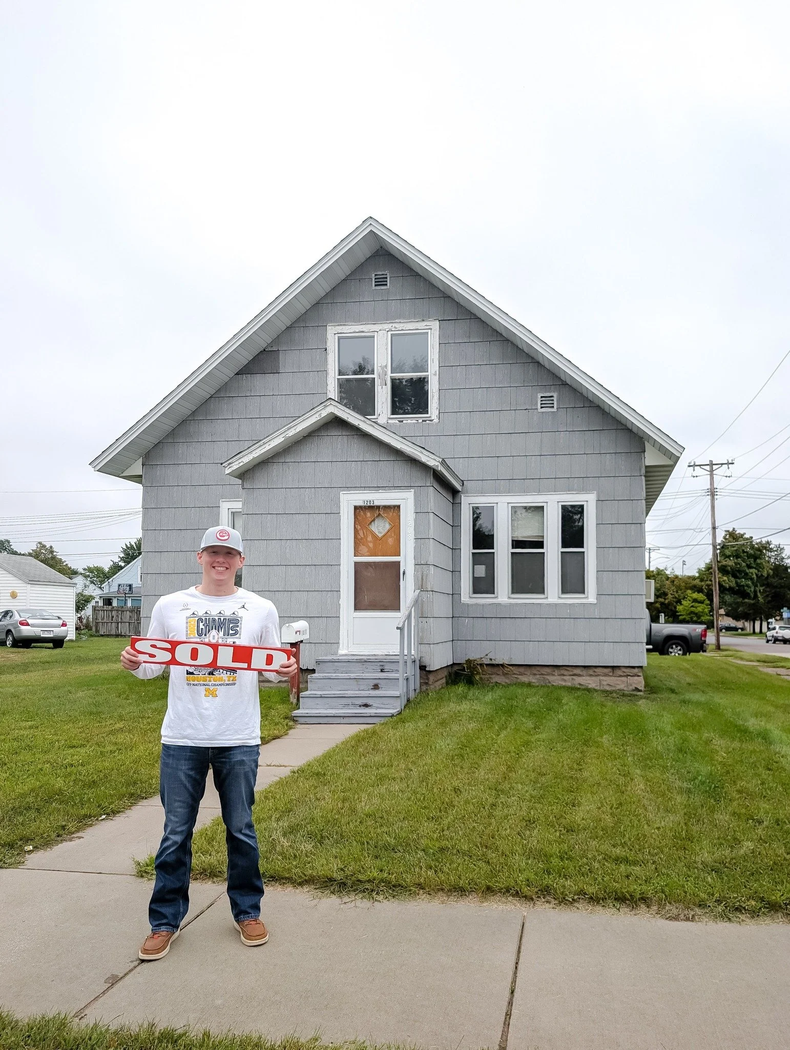 I know a lot of people are excited and proud for this guy to own his first home. I was told I couldn't take any more pictures.  Sorry Erin Goulet, Jake Goulet.  I did try.