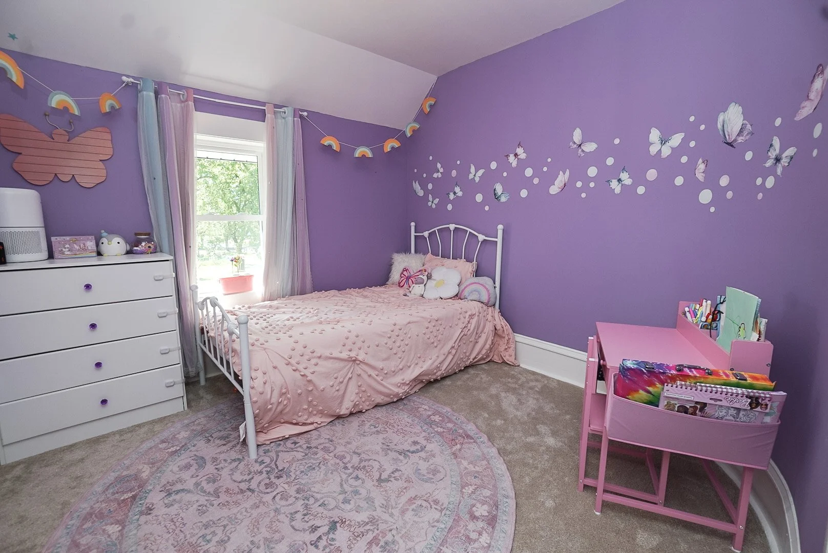 One of my favorite houses in Chippewa just hit the market.  This house is located on the West Hill and has some really cool features including this curved wall upstairs.  This house has received all new windows (besides 3 in the kitchen) and new sidi