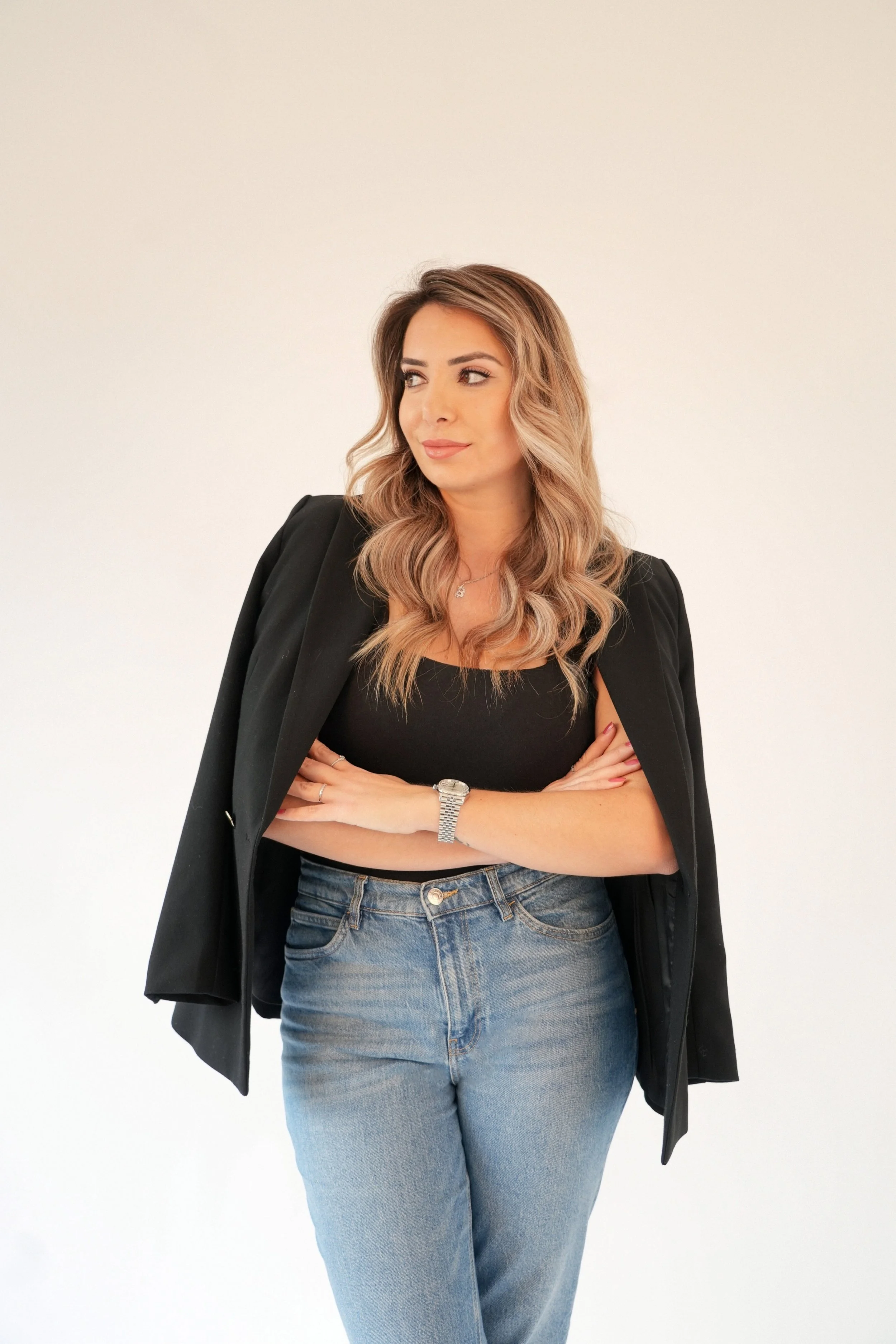 Zana Iseni, Mrs.Zatoshi