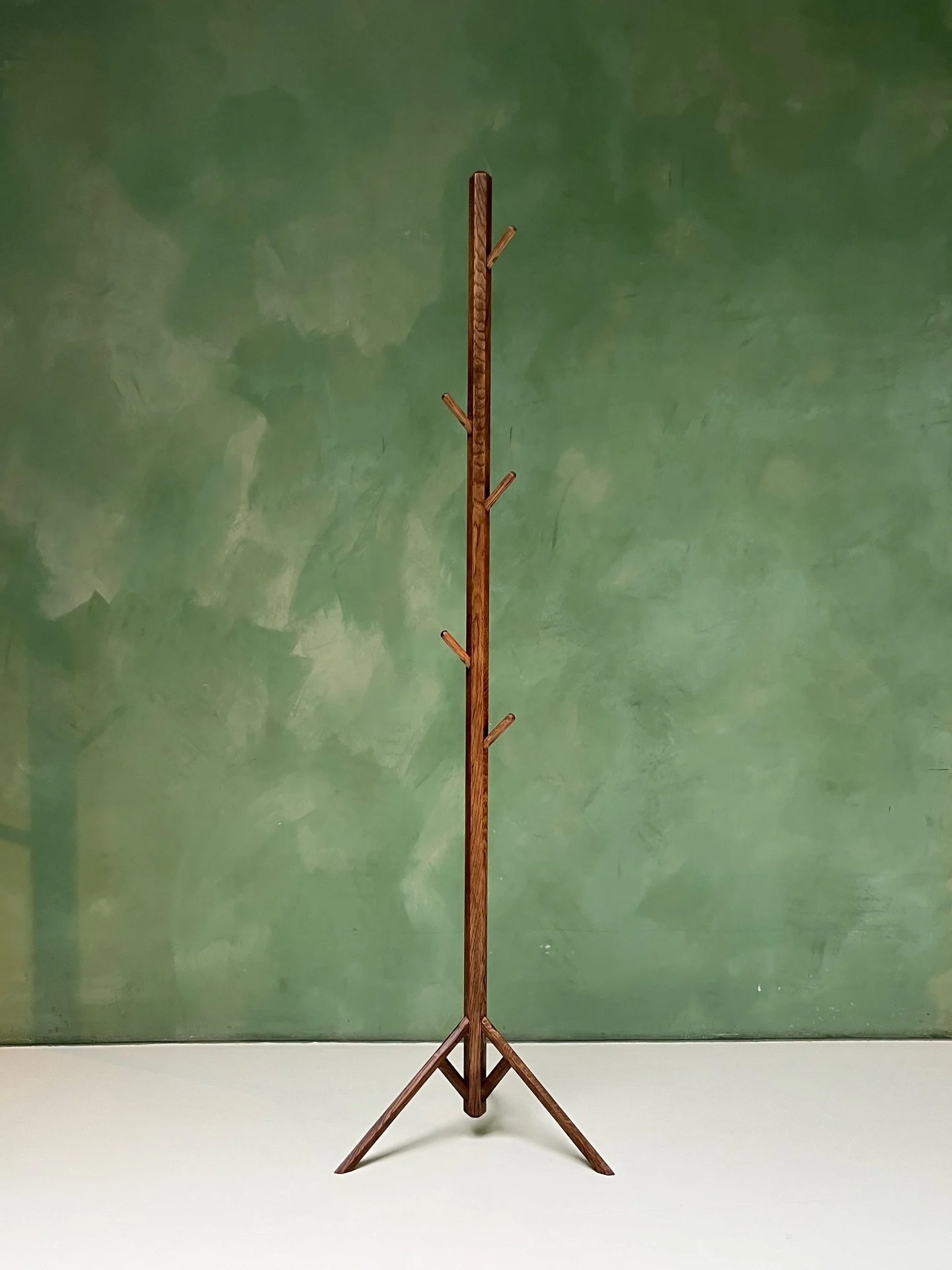 KYRII Kapstok 
Eikenhout

#kapstok #jacket #coat #coatrack #handmade