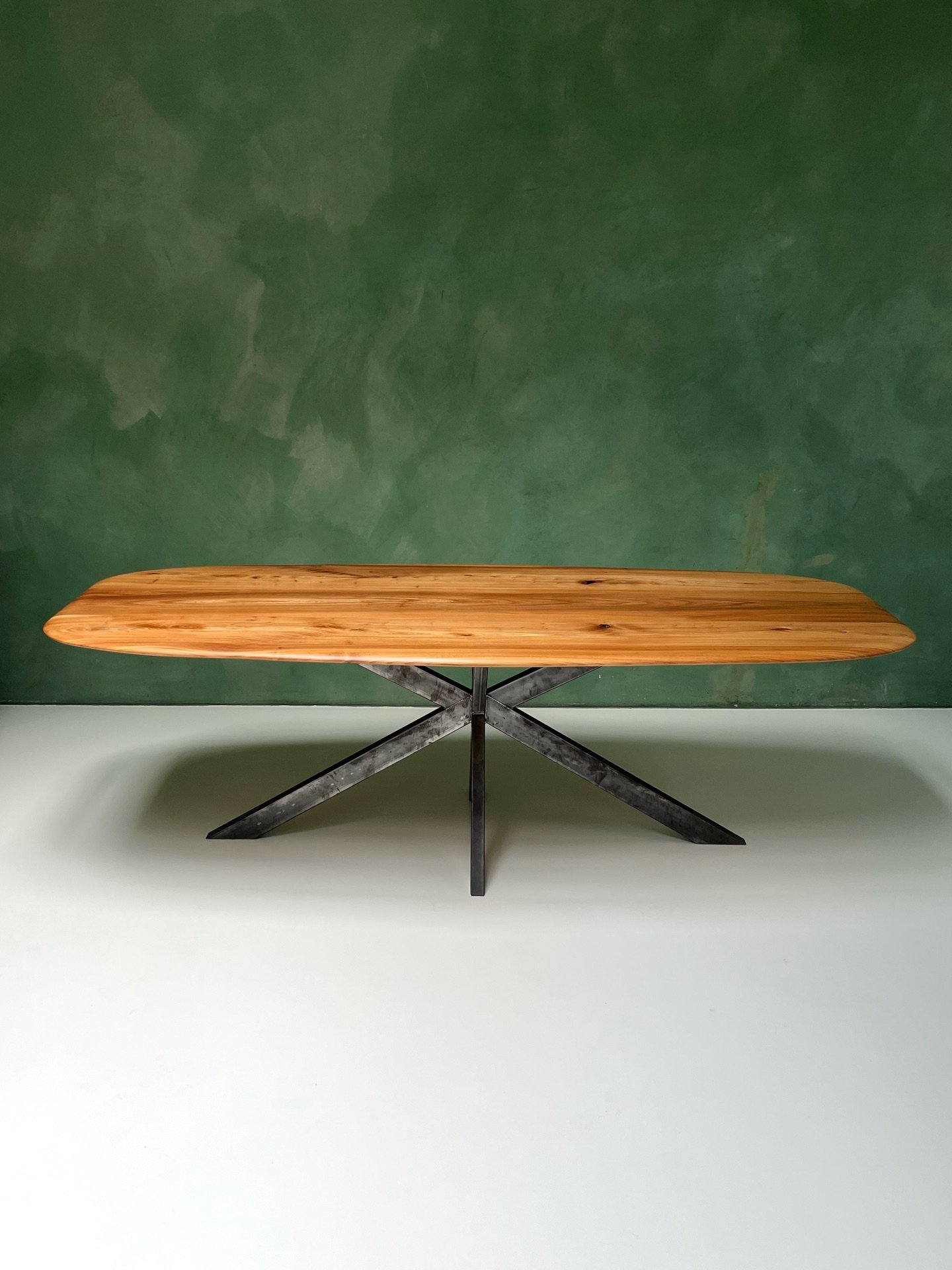 KYRII Dining Table
Elm wood / Steel
240x110

#woodworking #artist #handmade #table #furniture