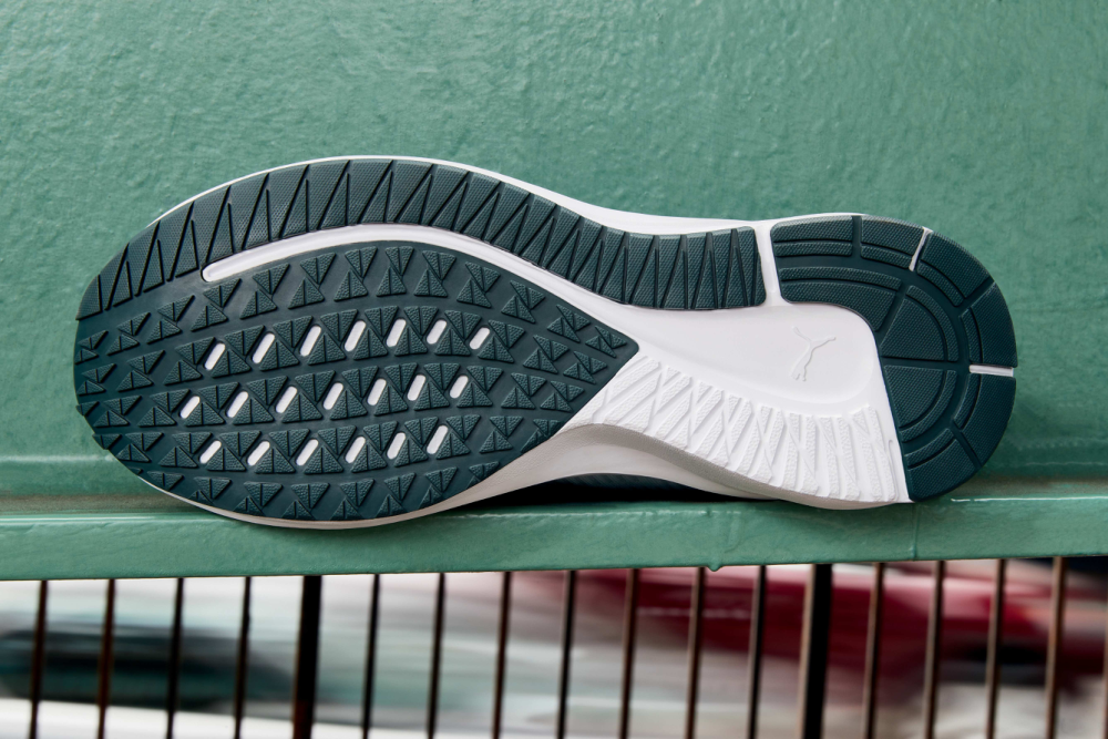 LOW-RES 1000x1000-22SS_RT_Essentials_Aviator_0043_CMYK.png