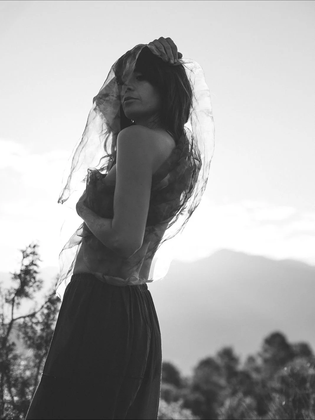 If you want to truly serve this world, integrate your own shadow 

Most of humanity is unaware that the choices they make on a daily basis are primarily based in unconscious patterns, and the quiet manipulation of their inner shadow 

Most of humanit