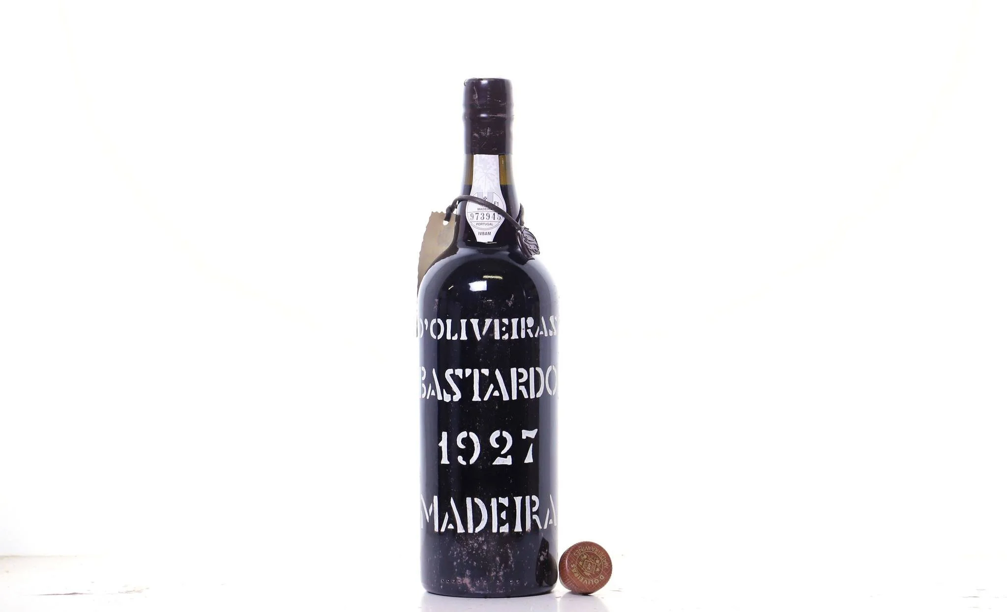 Over 30 lots of Madeira in our pre-Christmas auction. Some of them are over 150 years old! 

Whether it's for ap&eacute;ro, dessert, digestif or drinking straight, you'll find a style that matches your purpose in this festive time! 🎄🎅🏻

🍷 Auction