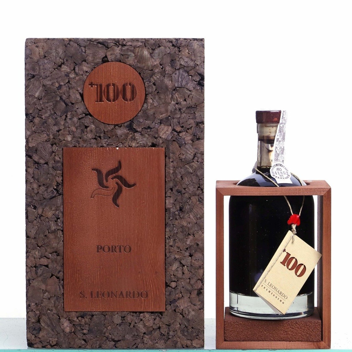 An exquisite 100-year old tawny from Quinta do Mourao's Sao Leonardo. Tawny ports from this brand have gained reputation as being one of the finest amongst connoisseurs. 

As described by Jancis Robinson "Fig, caramel, spice, dark chocolate, coo