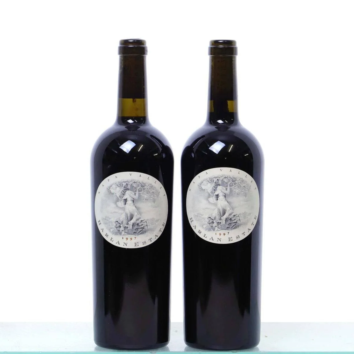 𝟏𝟗𝟗𝟕 𝐇𝐚𝐫𝐥𝐚𝐧 𝐄𝐬𝐭𝐚𝐭𝐞, 𝐍𝐚𝐩𝐚 𝐕𝐚𝐥𝐥𝐞𝐲

RP 100 points - 1997 is absoutely the kick-ass vintage for Napa. ..." is one of the greatest Cabernet Sauvignon-based wines I have ever tasted" (RP2000)

What do you think? 

🍷 Lot