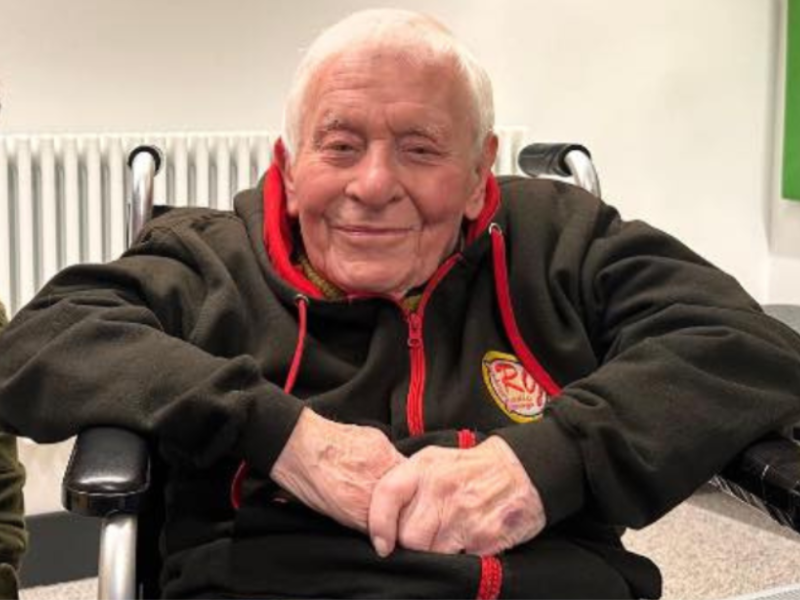 Hospital radio honours 96-year-old volunteer