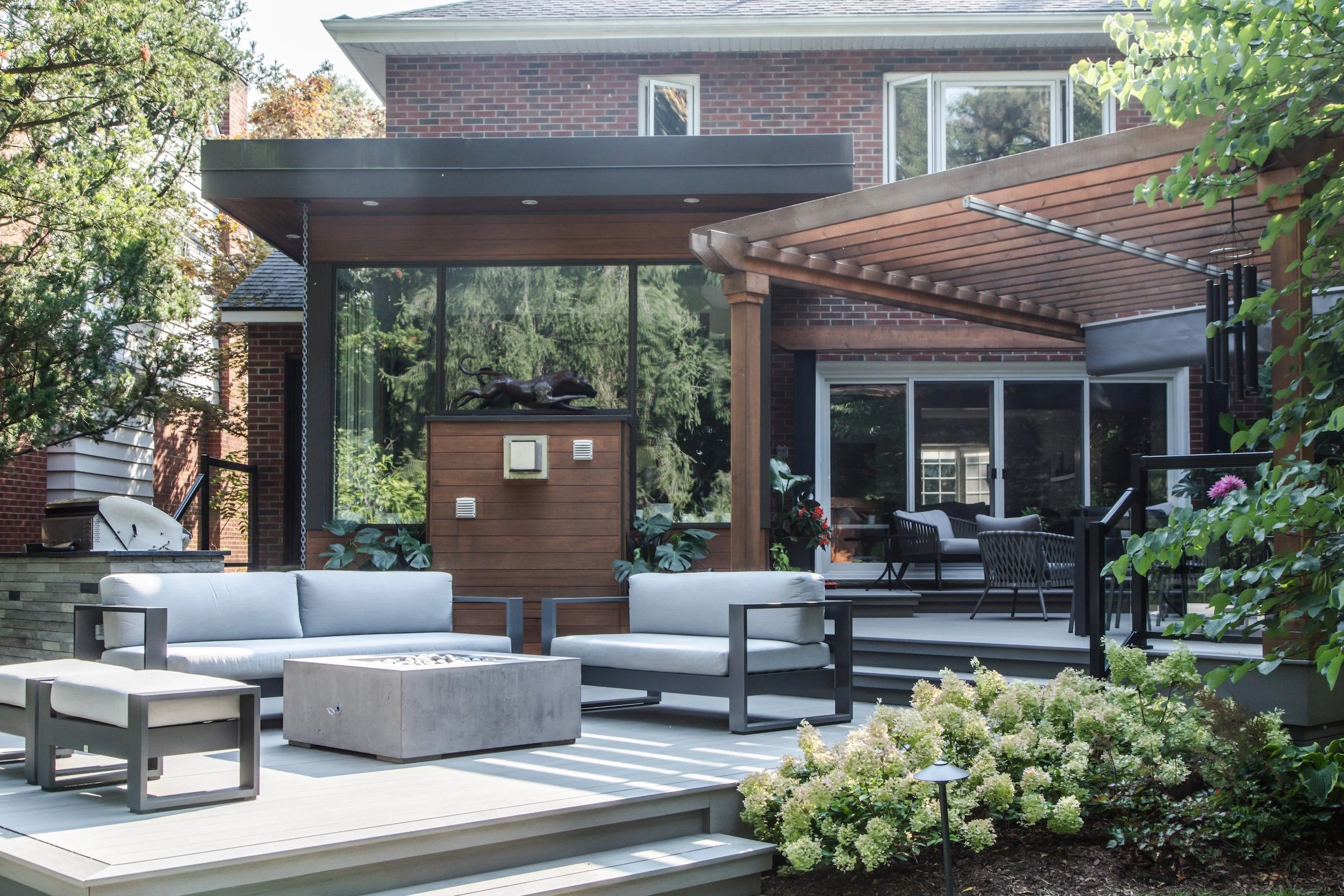 Hamilton Composite Deck and Timber Pergola.jpg