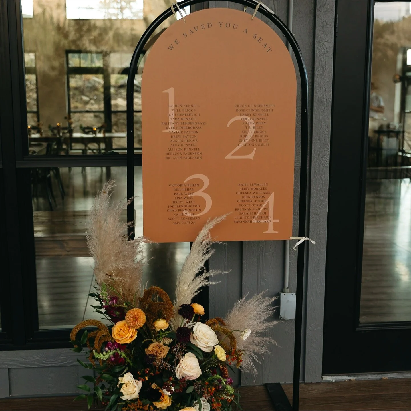 Happy first day of fall 🍁🍂 we absolutely love this color pallet and the crisp fall air 🥰