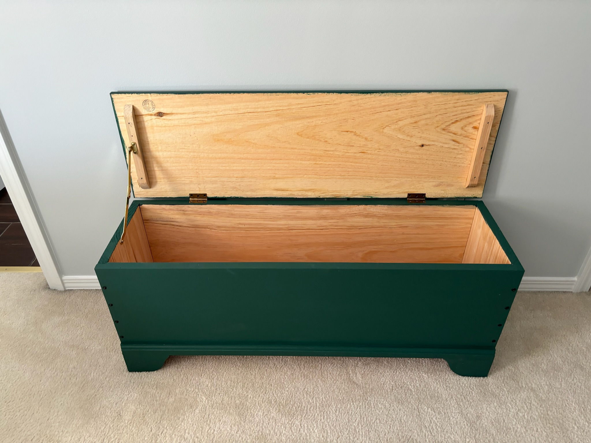 Blanket chest
