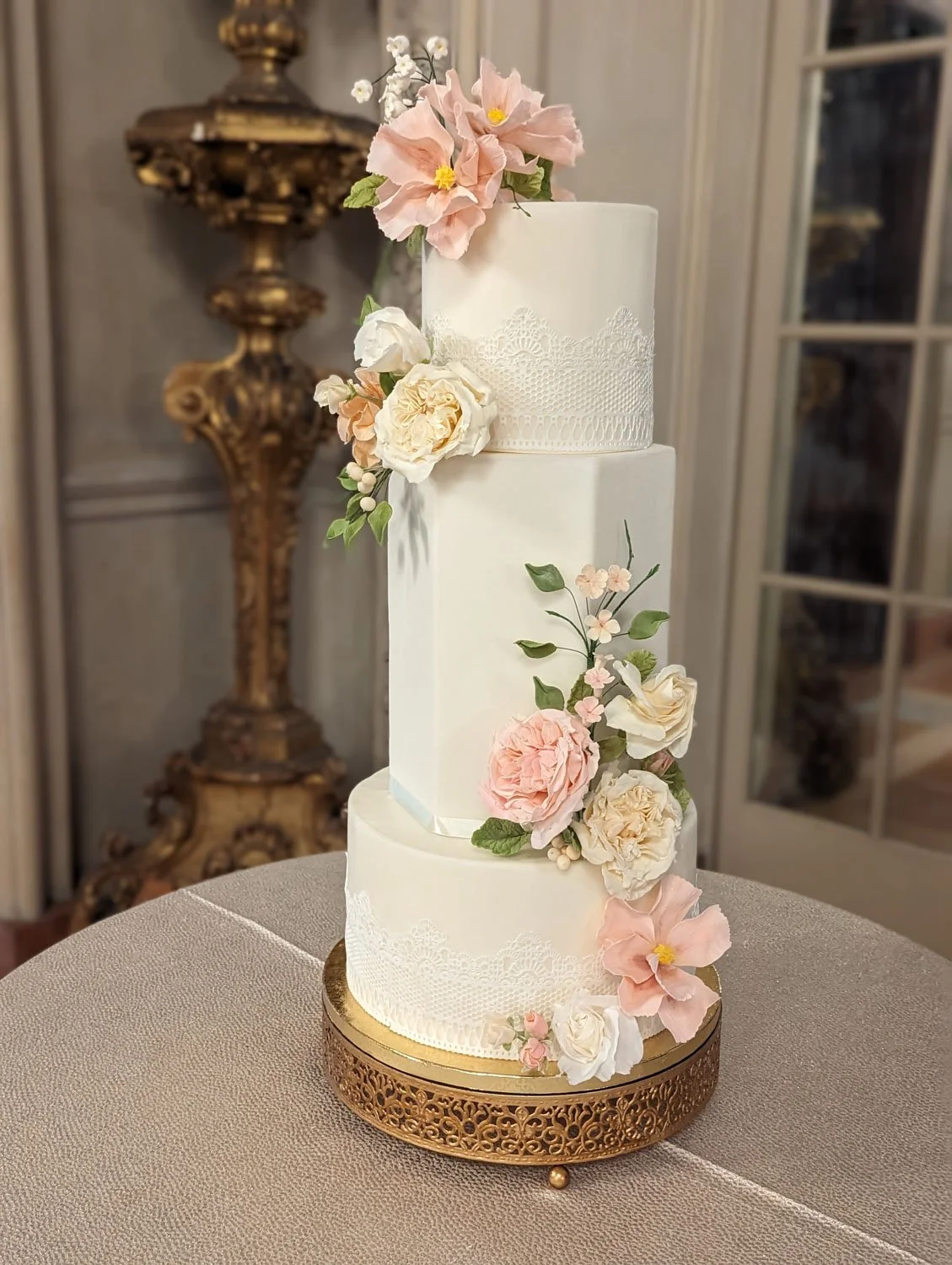 Unique-cake-by-Washington-DC-Custom-Cakes.jpg