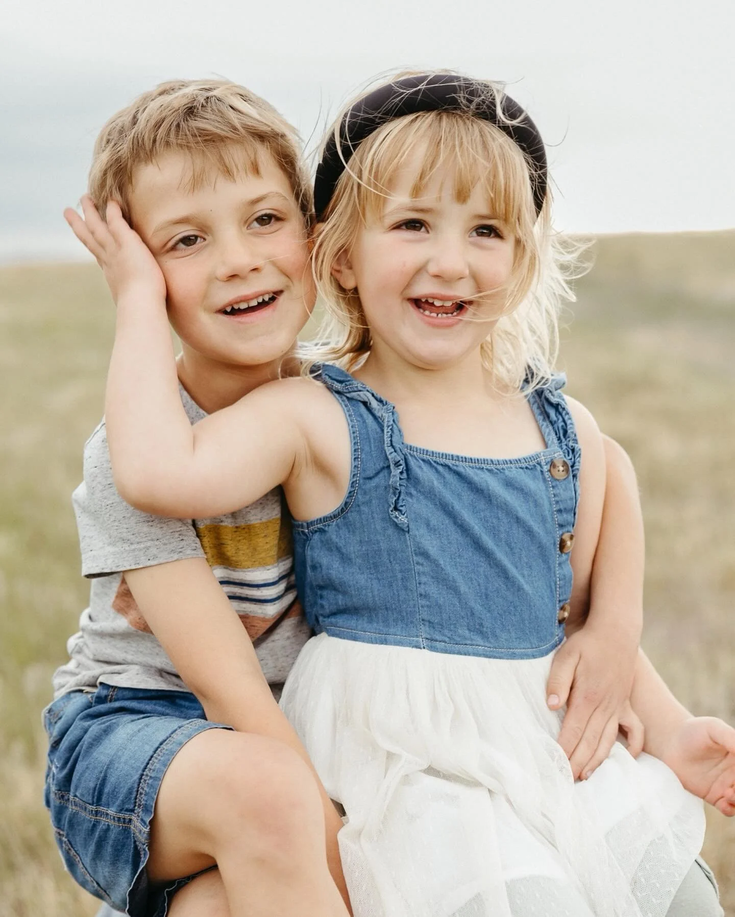 Gayle family magic ✨ what a delight and privilege to photograph this amazing family! 

#denverfamilyphotographer #denverfamilyphotos #cambriamelchertphotography #coloradophotographers #denvermoms #familyphotographydenver