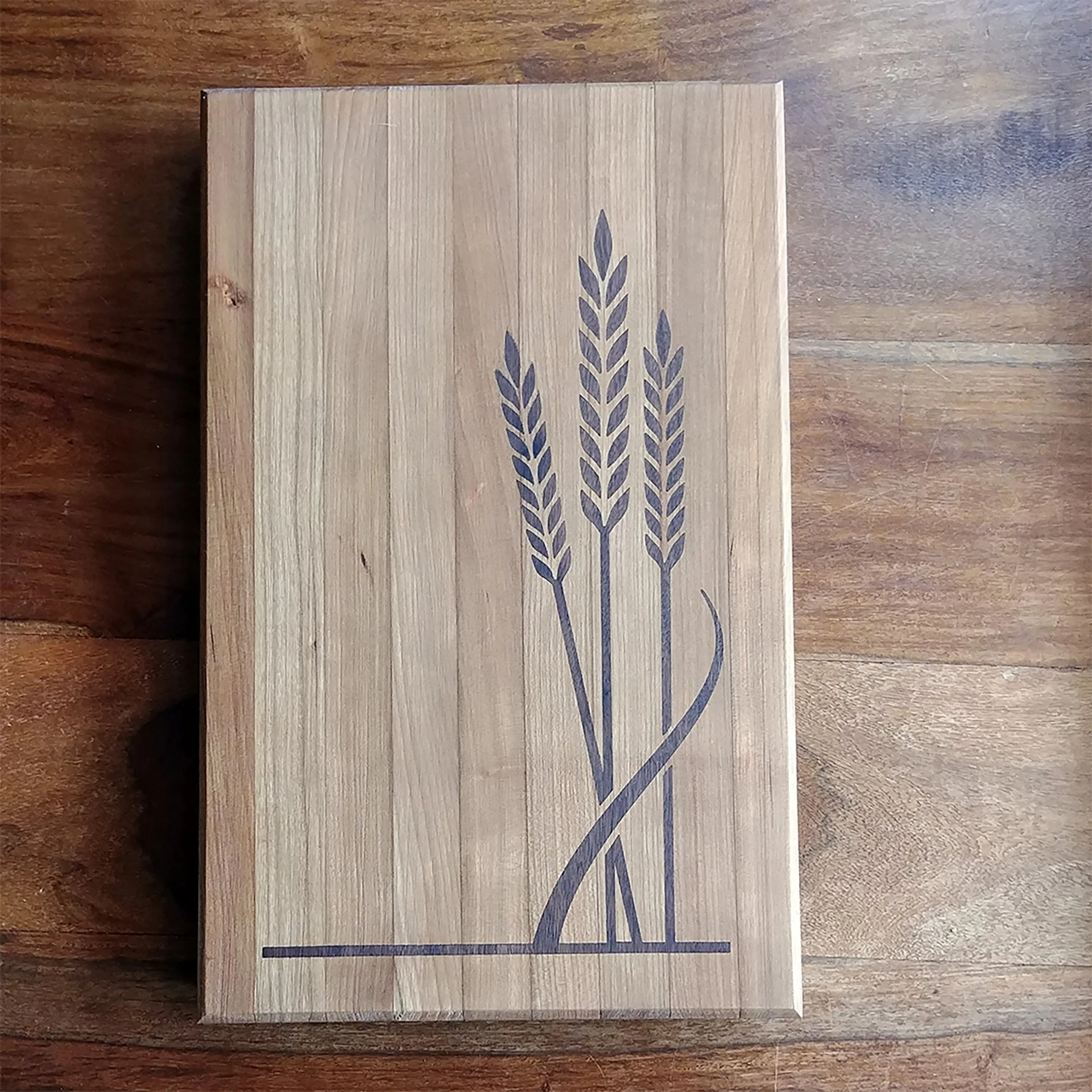 Cherry Cuttingboard Walnut Inlay Wheat.jpg