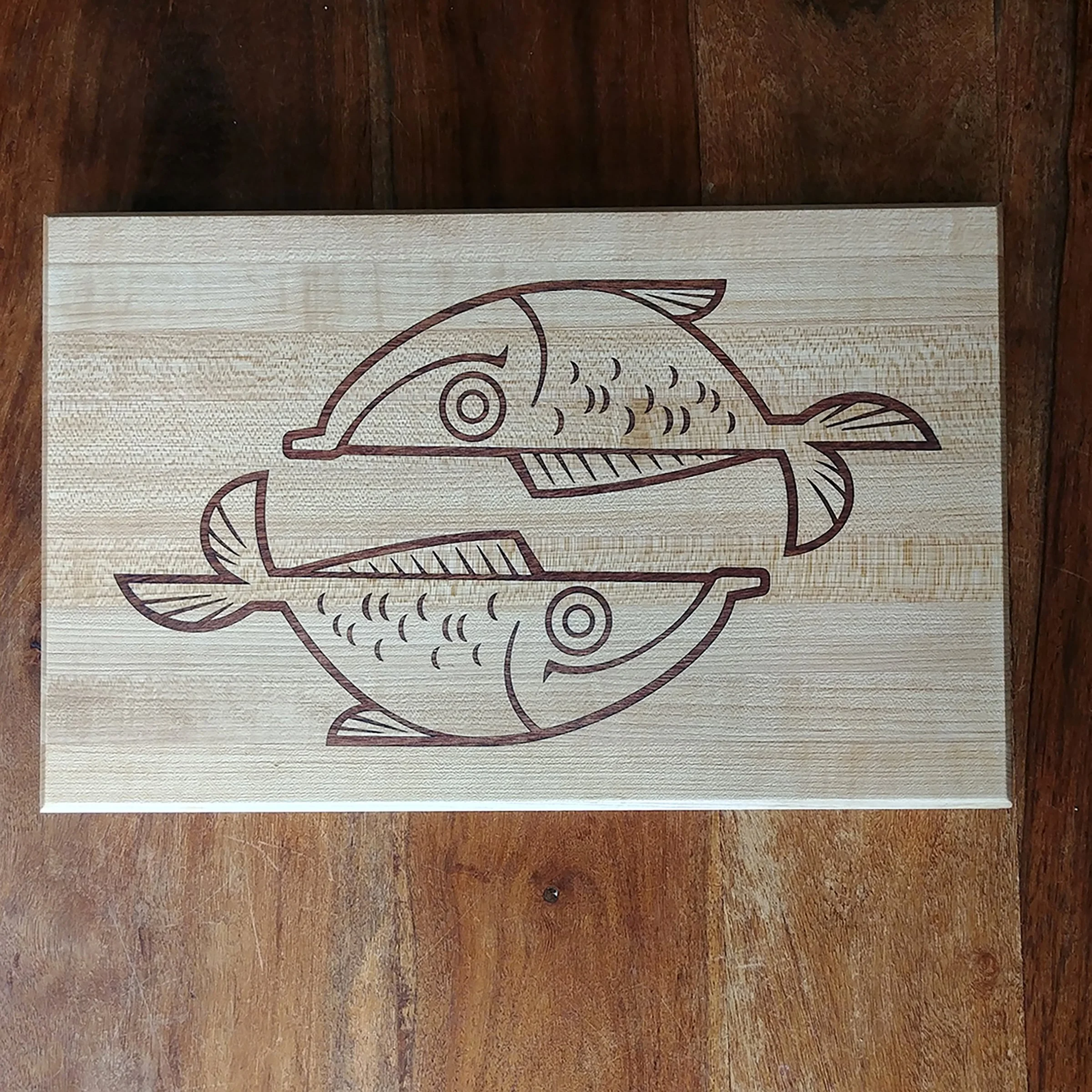 Maple Cuttingboard Walnut Inlay Fish.jpg