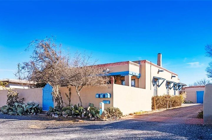 🥂 I just SOLD this 4-unit income generating property in a great location near Whole Foods and the Railyard.

Listing Price: $875,000
Selling Brokerage: @livinginsantafe

When you're ready to buy or sell, and you're looking for experience and a stron