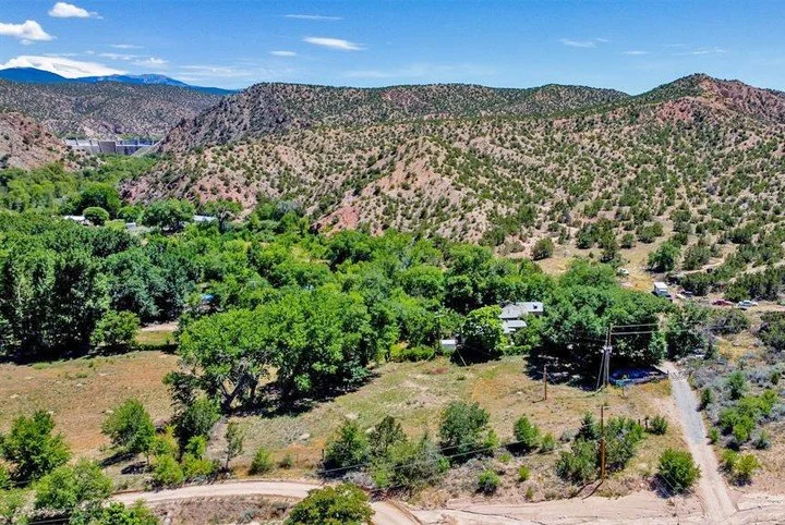 🥂 I just SOLD this beautiful 2+ acre homesite in the bucolic village of Chimayo. 

Listed Price: $199,900
Listing Brokerage: @livinginsantafe

When you're ready to buy or sell, and you're looking for experience and a strong track record, give me a c