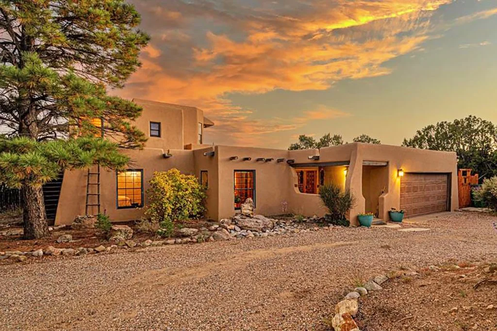 📣 NEW LISTING! 2 Ute Lane &mdash; Price Listed: $949,000
In a serene setting with sweeping views, this single-level home offers a cheerful office with built-ins, separate living and dining rooms, and a completely renovated custom kitchen. The genero
