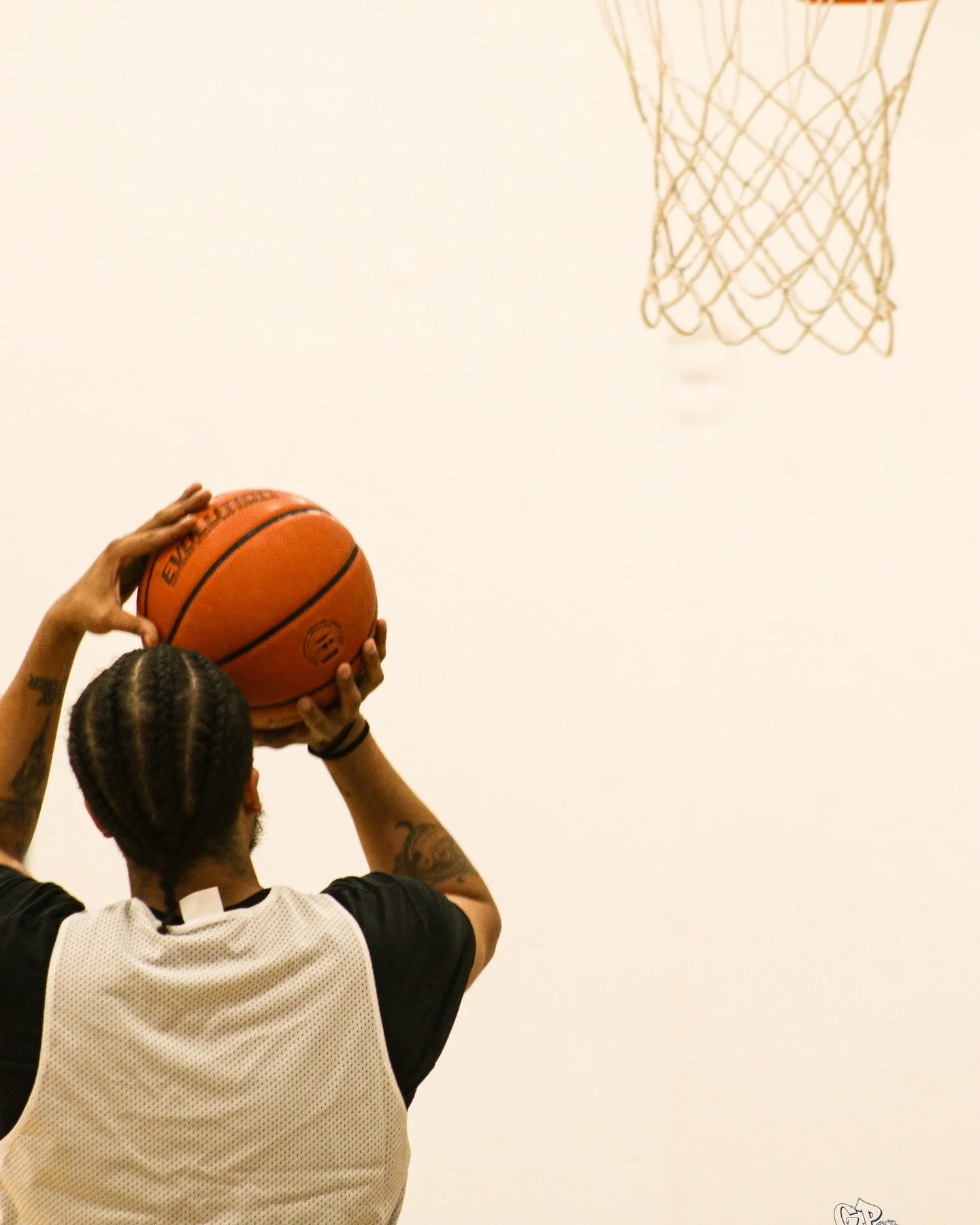 🔥 New Photos Just Dropped! 🔥
Shoutout to @gp_photography18_ for capturing more shots from our recent runs&mdash; energy, hustle, and all the good vibes that make FCC Hoops what it is 🏀💥

Grab a spot in our next runs! fullcourtcoedhoops.com/schedu