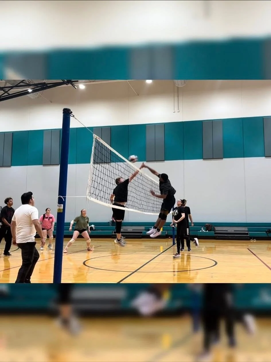 Thank you to all the new faces at Woodstock North Highschool for our first weeknight open gym! We really hope to see yall again soon! Please use the link in the comments to register for next week 8-10pm - come find me 🥰🙌🏐 

I look forward to more 