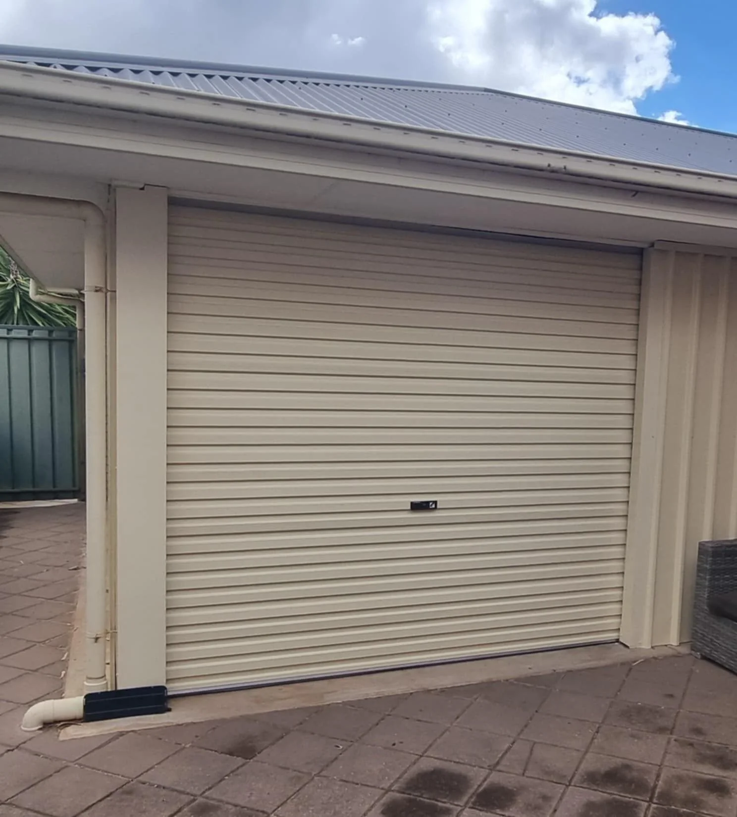 Roller Door Install, Garage Door Install, Adelaide Roller Door Install, Adelaide Garage door install, South Australia Garage Door Specialist, Garage Door Repairs, roller door repairs, modbury garage  door repairs, adelaide garage door repair