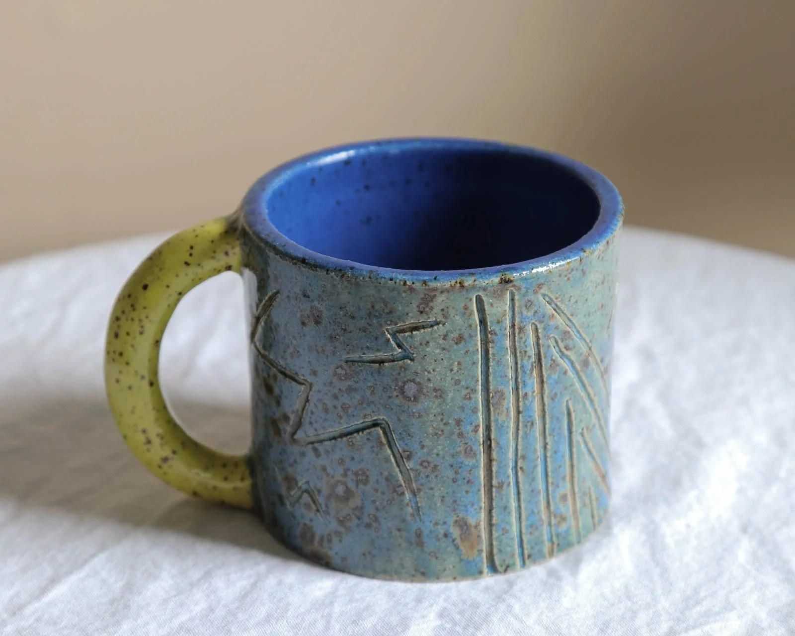 Lightning mug
