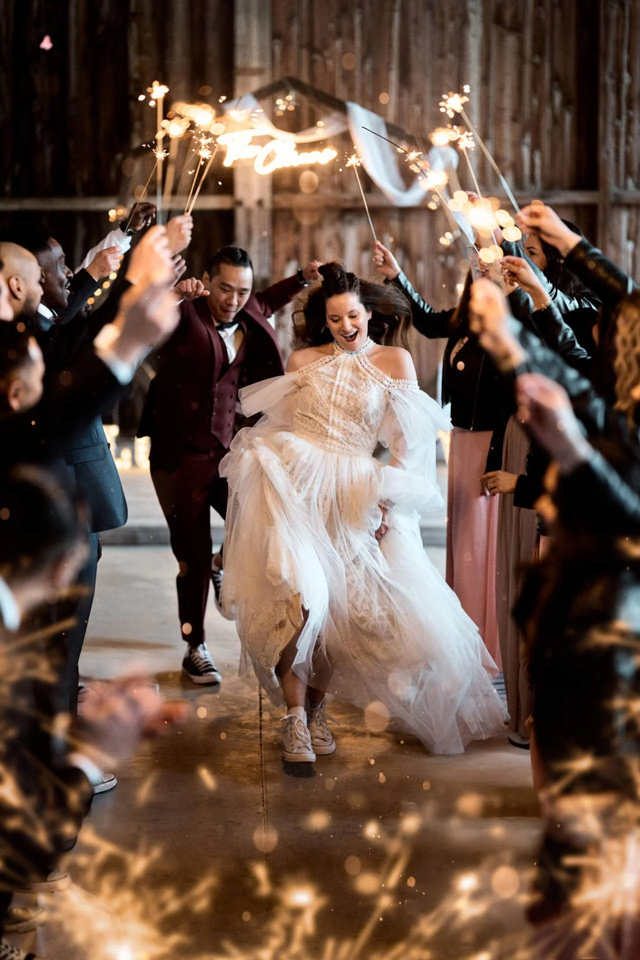 une photo d'un photographe de mariage à paris