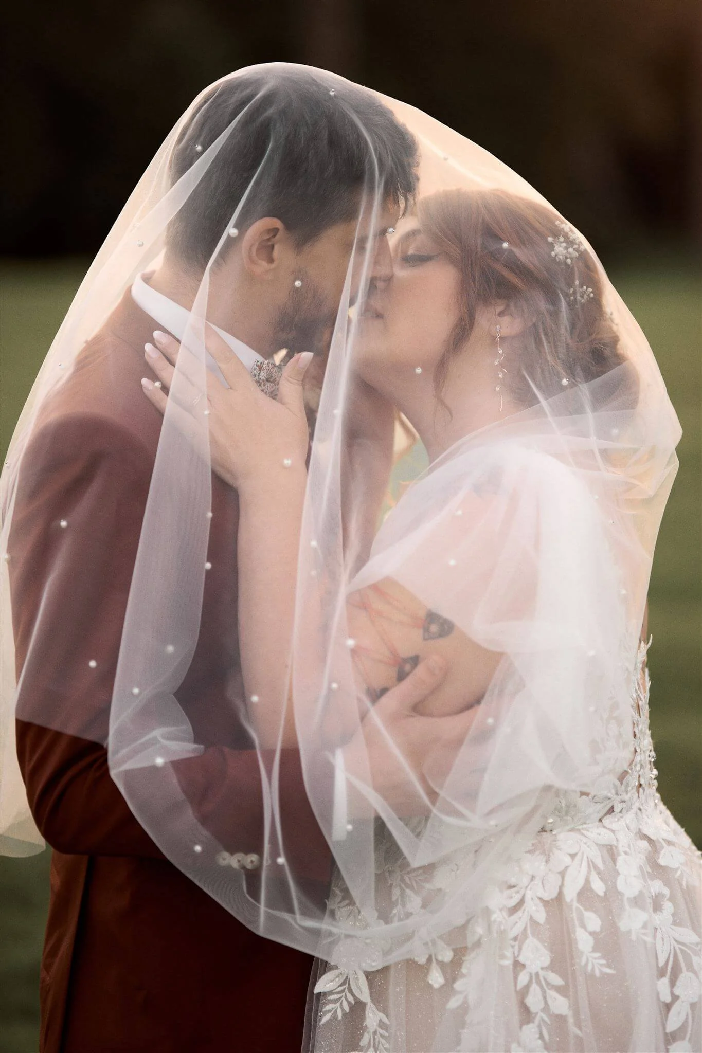 Séance photo jour d'après mariage dans les champs de Seine-et-Marne"