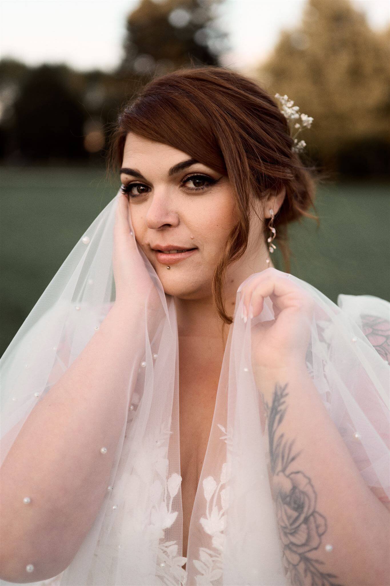 Une mariée lors d'une séance photo au château de rentilly