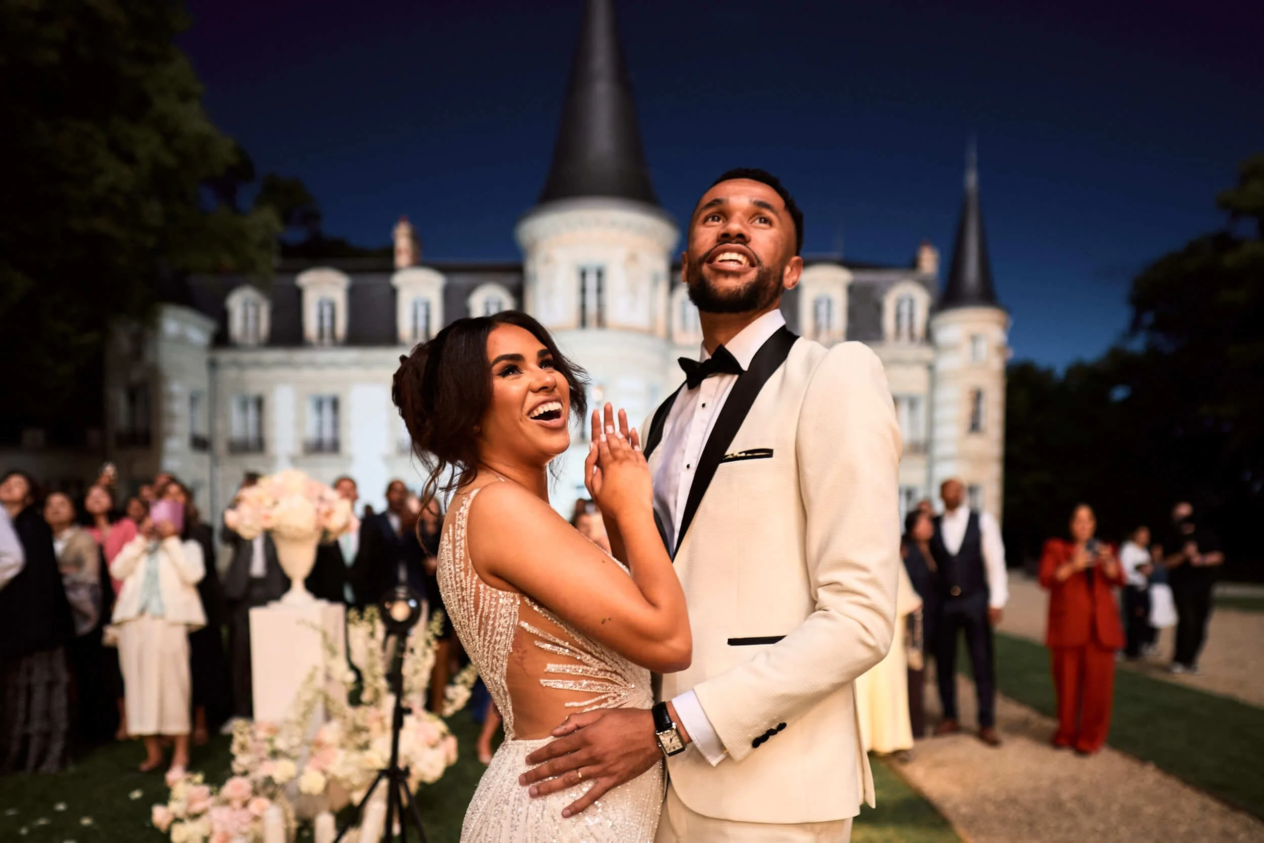 Un couple pendant un mariage dans un château en seine-et-marne