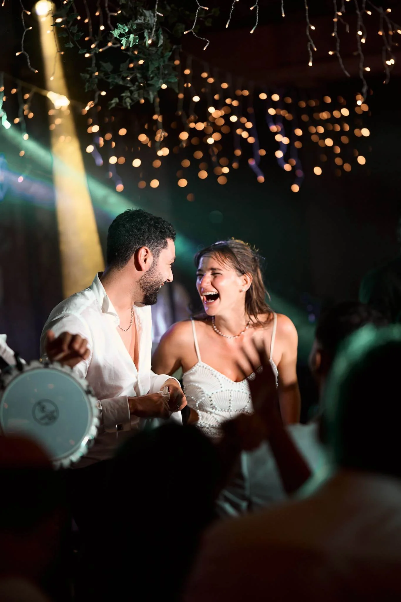 Une fête de mariage à paris.