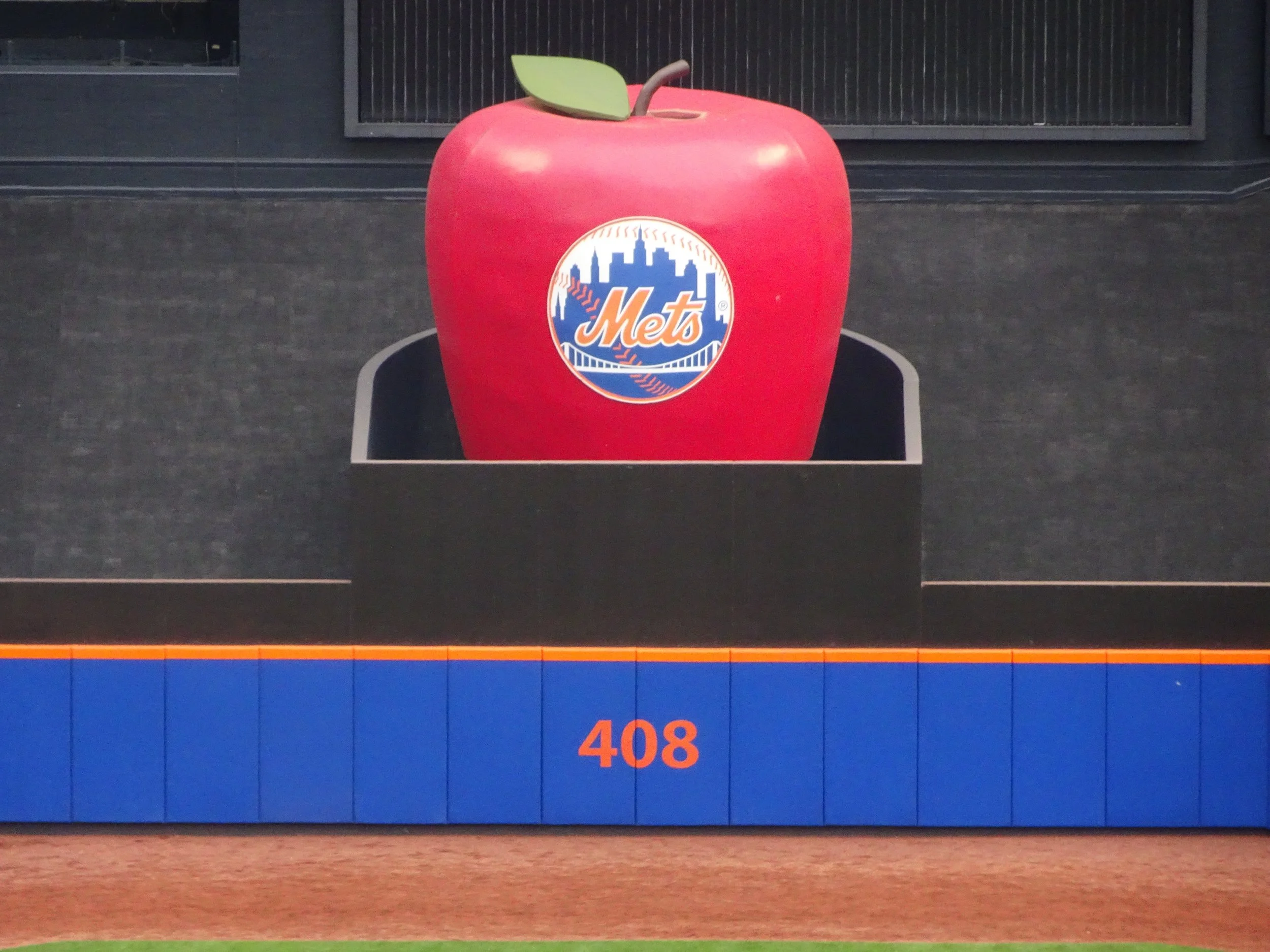 The NEW Apple – While the original Home Run Apple sits outside Citi Field, the new one, which is nearly twice as the tall (16.5 feet tall and 18 feet wide) as the original, has a shell that weighs 4,800 pounds and is powered by a hydraulic set-up.
