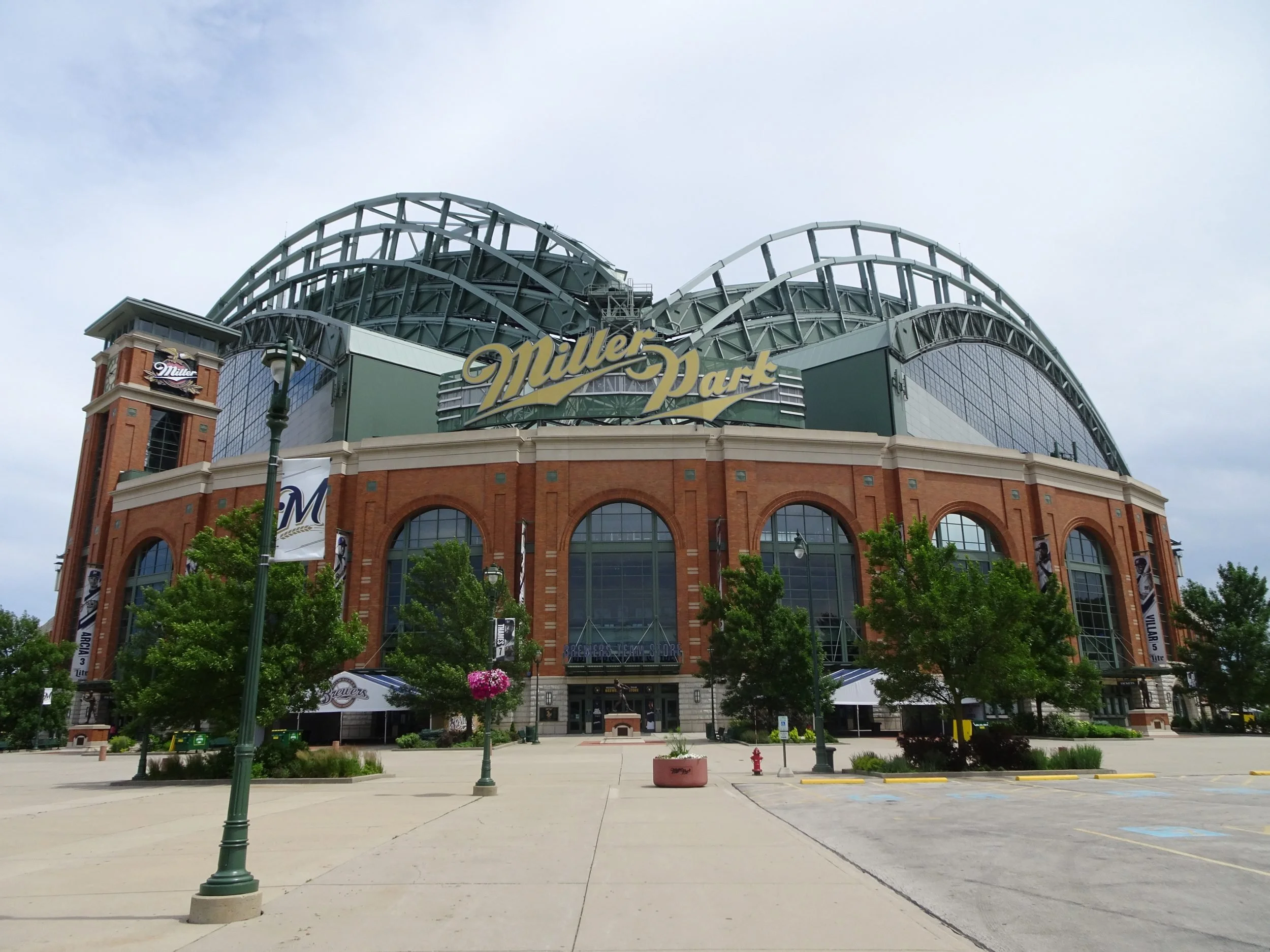 Milwaukee02320.jpg