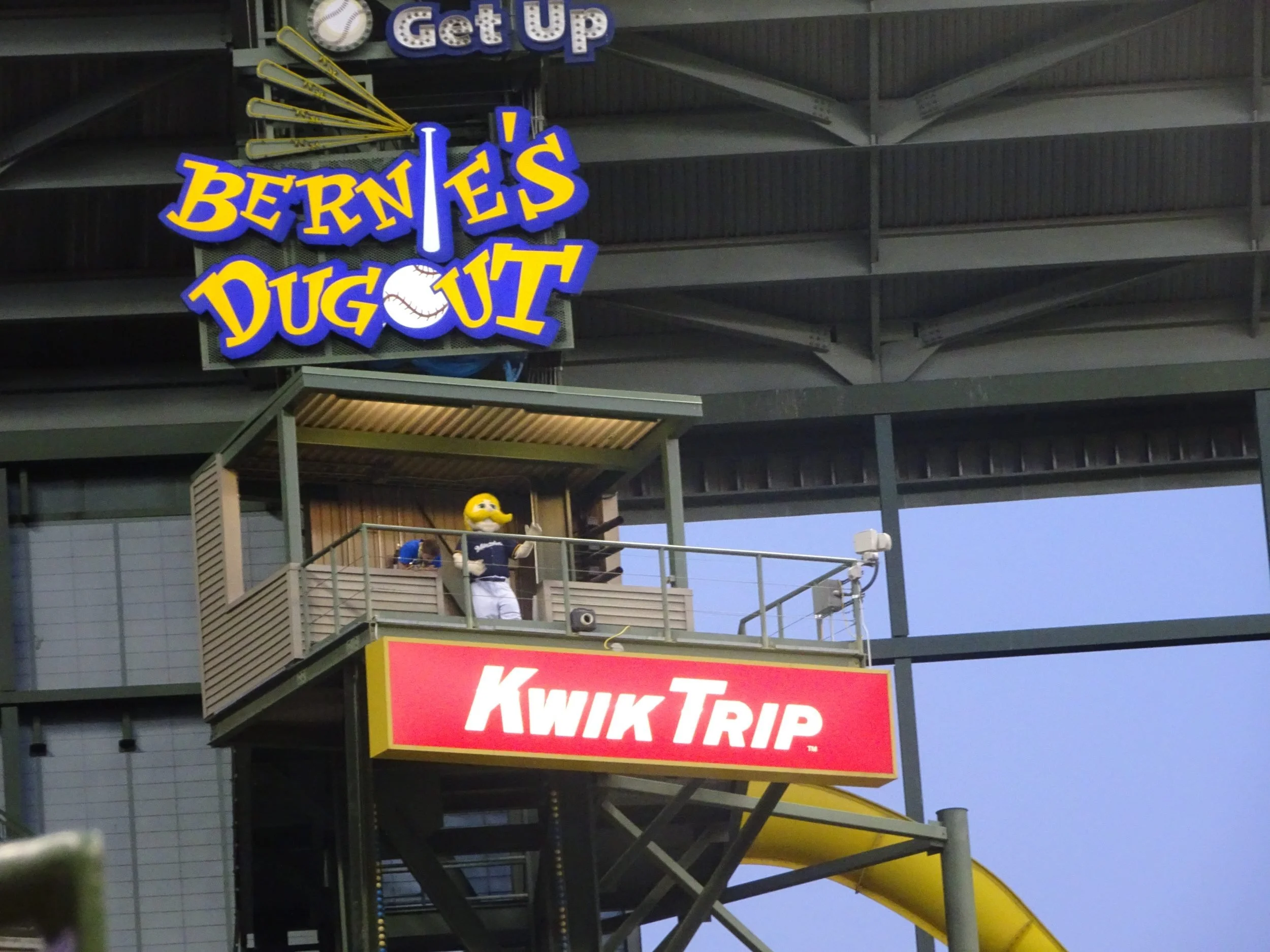 Milwaukee02302.jpg