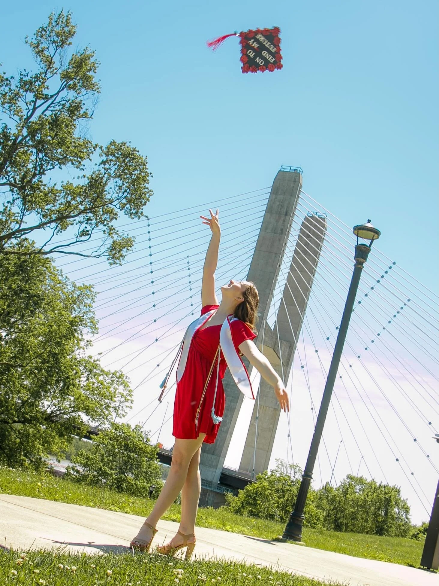 on to find my future ❤️

I&rsquo;ve spent the last 4 years of my life discovering who I am and who I want to be at SEMO. I am so grateful for every opportunity given and every friendship made along the way. 

📷: @mck_photo.graphy