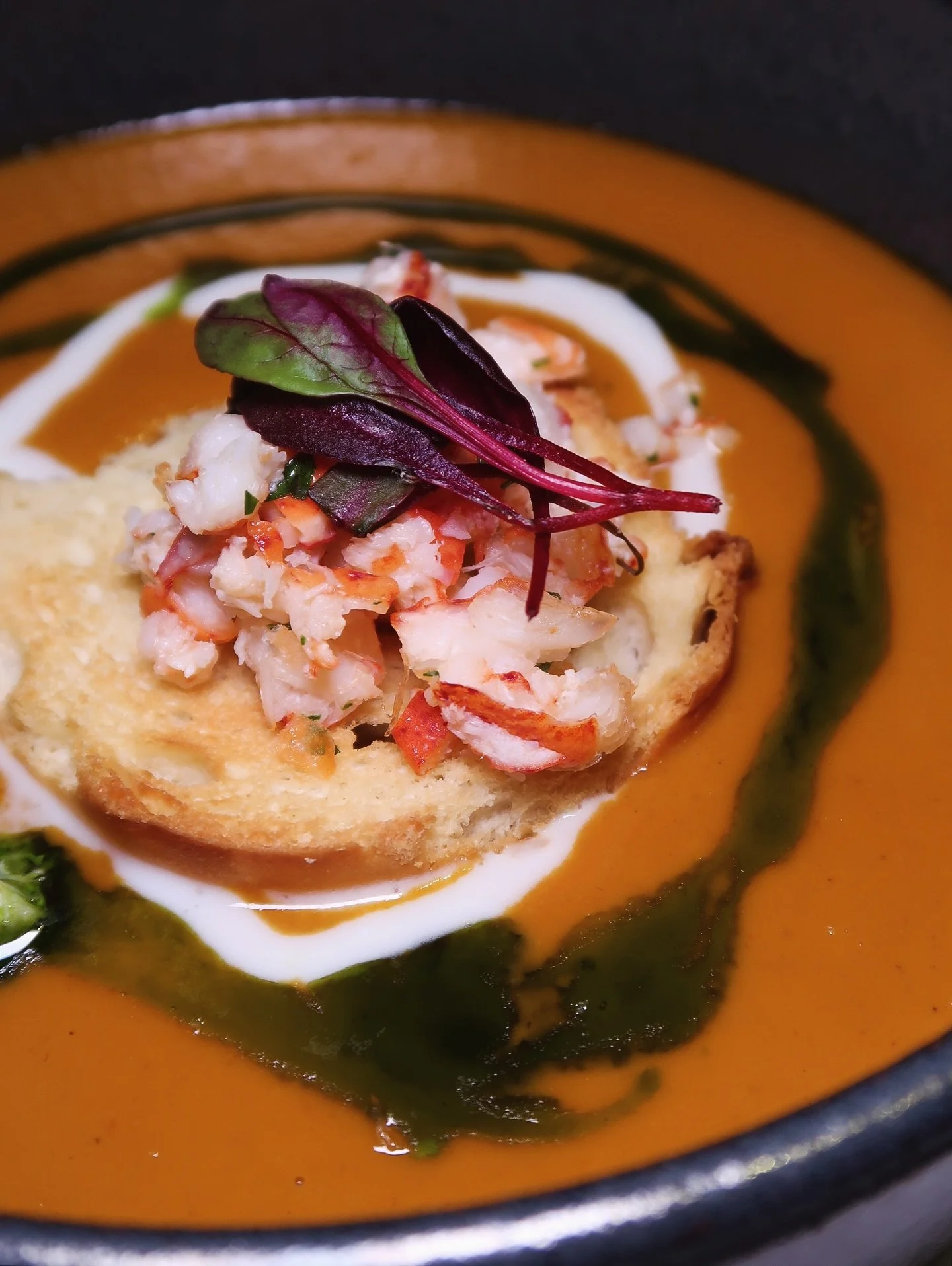 Lobster Bisque&mdash;with a side of Parker House Rolls to start? We couldn&rsquo;t think of a better combo for this chilly start to the winter season. 

Request your reservations at stalksteakhouse.com/reservations or by calling (907)696-3311.

#lobs