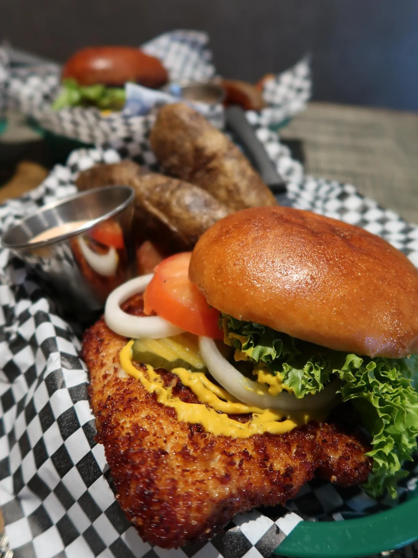 It&rsquo;s backkkk! 🍔 

Our Midwest Sandwich Series has returned to Tuesdays! Open for dine-in or takeout 4&ndash;9PM. Call (907)696-3311 for takeout orders and make dinner tonight easy for you and the family during this winter storm! 

#stalksteakh