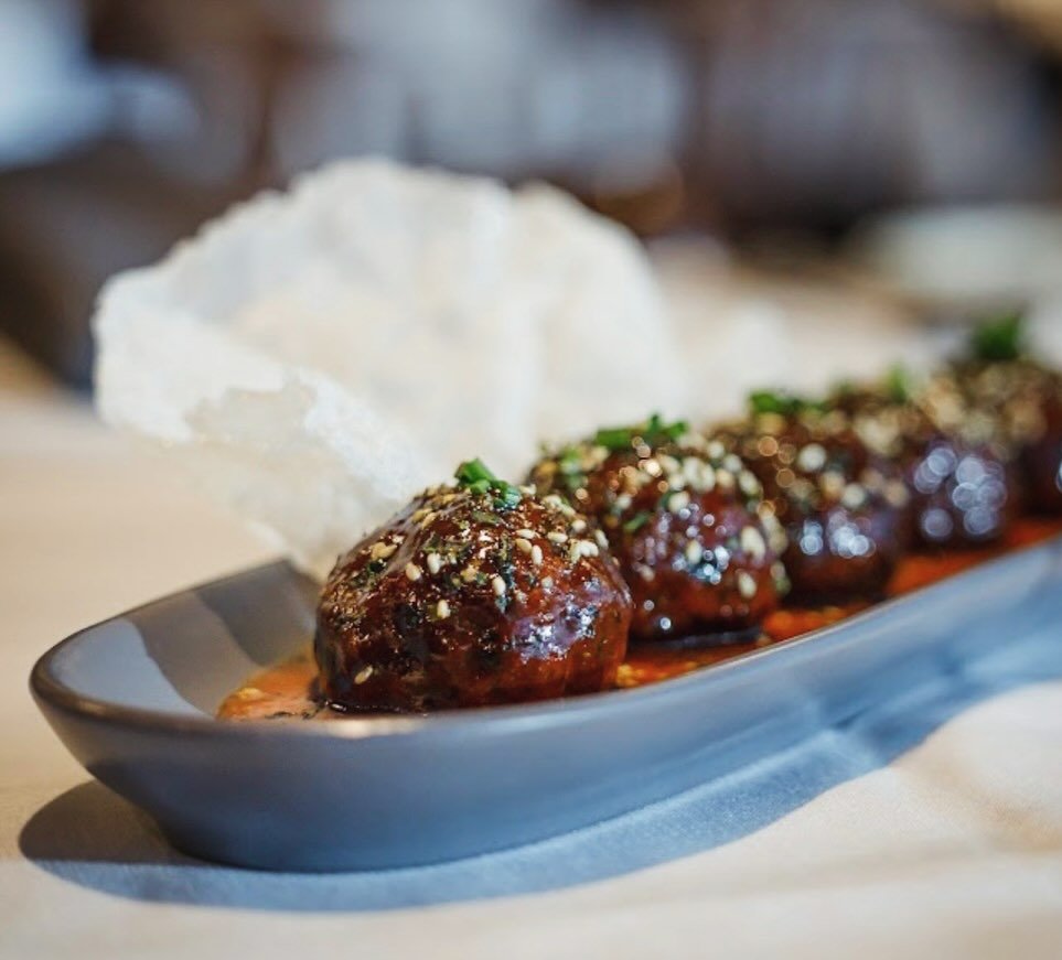 Prime Steakhouse Meatballs&mdash;prime beef grind, hoisin bbq, gochujang red pepper sauce, furikake, crispy rice paper 🔥

Request your reservations at stalksteakhouse.com/reservations or by calling us at 907-696-3311. 

#primebeef #eagleriveralaska 
