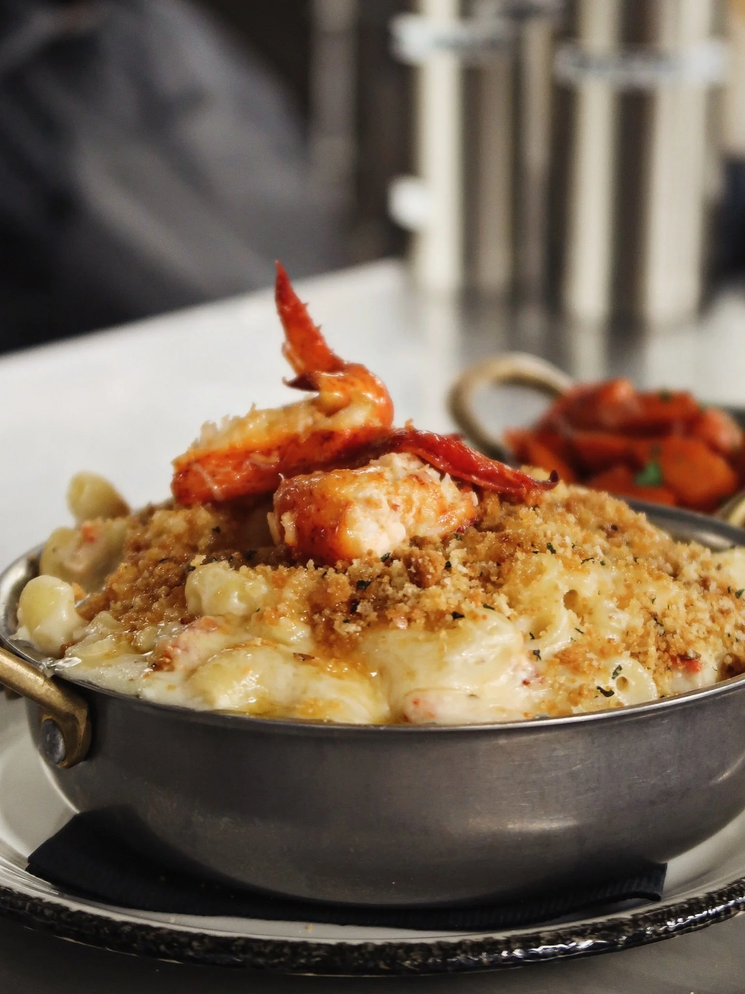 Our Lobster Mac n&rsquo; Cheese never disappoints!🦞 Whether you&rsquo;re ordering it to share or to have it all to yourself, this one will definitely leave you wanting more.

www.stalksteakhouse.com/reservations
907-696-3311

#eagleriveralaska #fine