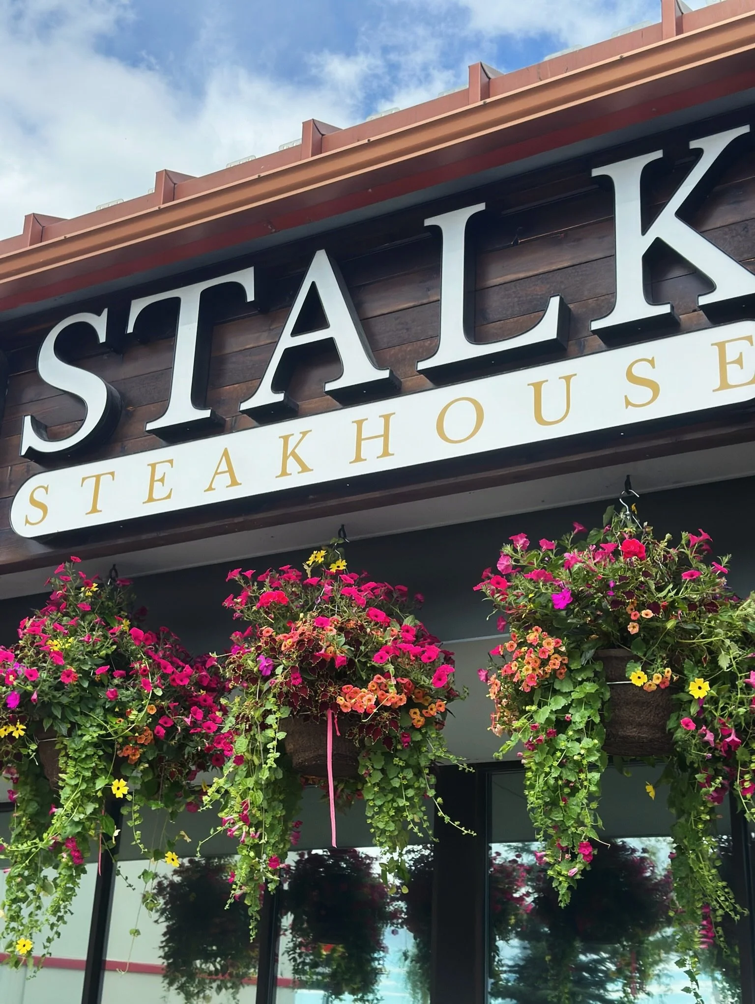 The details matter 🌸🌿

Each summer, the hanging baskets that welcome you to Stalk are grown locally by our friends at PNM Gardens right here in Eagle River! Thanks to their care and expertise, the flowers are nurtured in a temperature and humidity 