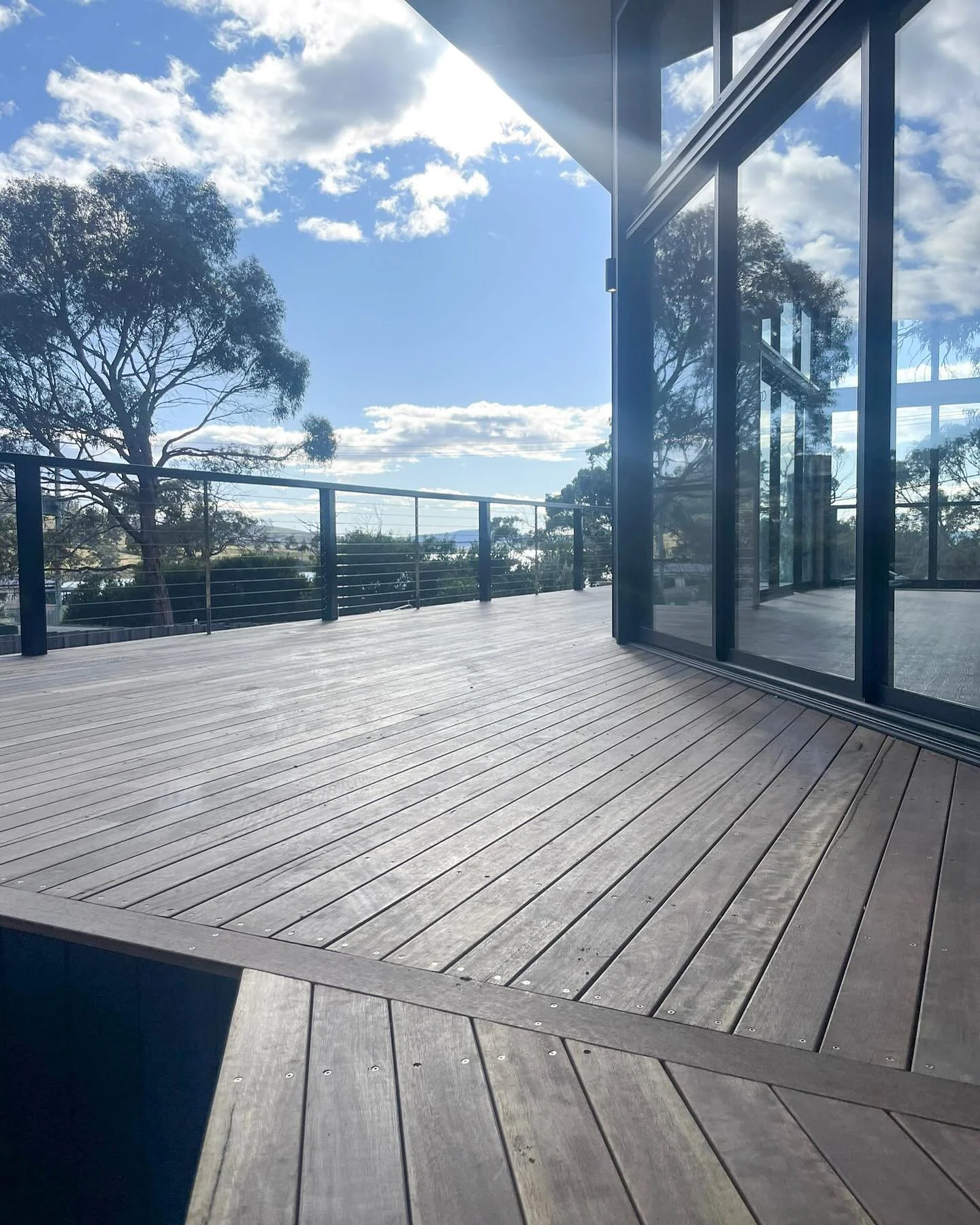 How’s the serenity?!
This beautiful family home in Primrose Sands is nestled among the gum trees, offering breathtaking views and a peaceful retreat by the sea. Wishing Marcus, Caitlin and baby Ted many happy years ahead in their brand new fo