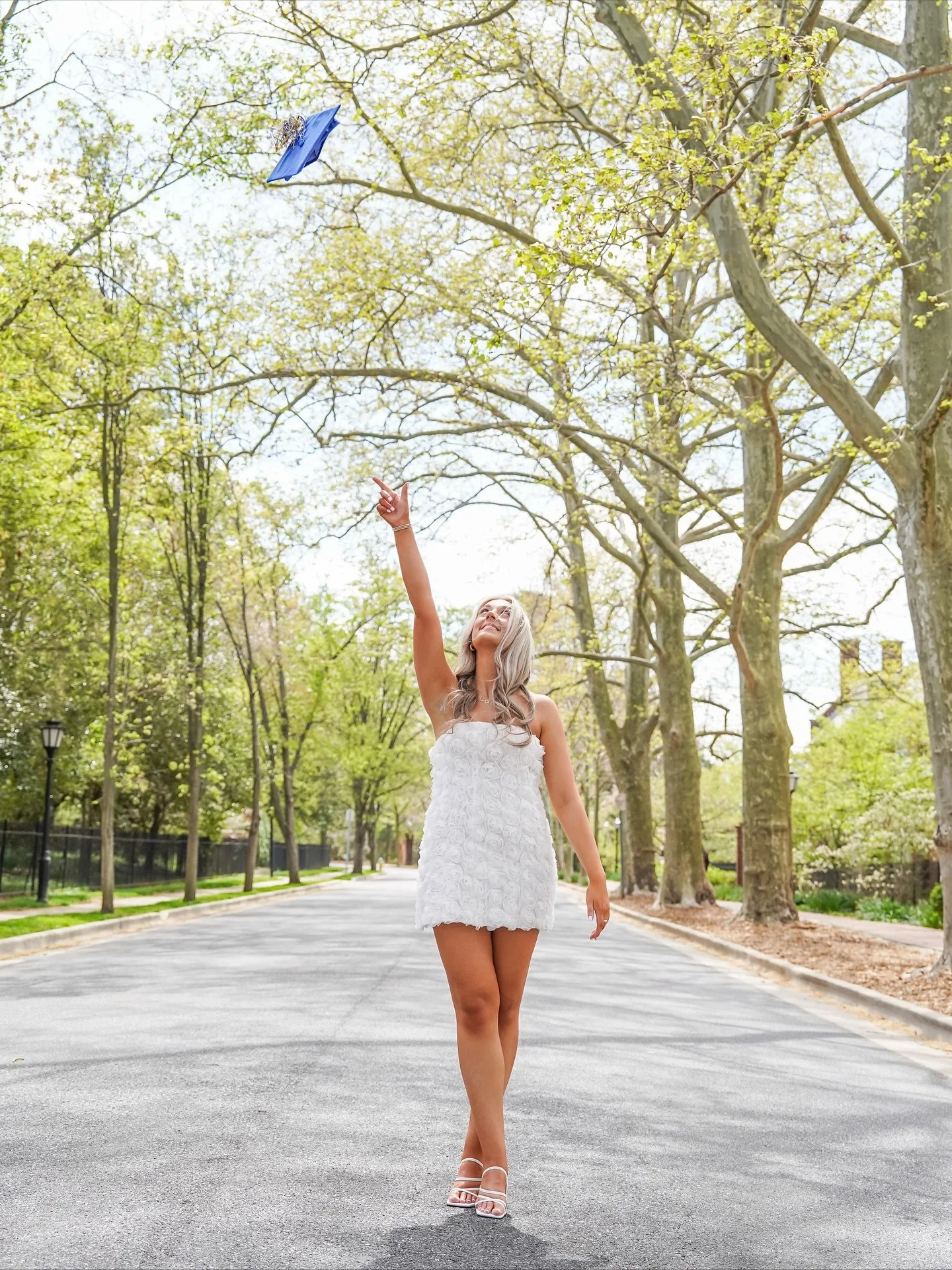 Reminiscing on 2025 graduation season &hellip; because 2026 is approaching🤩 Reminder that I am now booking for Spring 26&rsquo; grads! 

Inquire through the link in my bio!

 #UDel #UniversityOfDelaware #UDGrad #UDGradPhotos #UDClassOf2025 #BlueHens