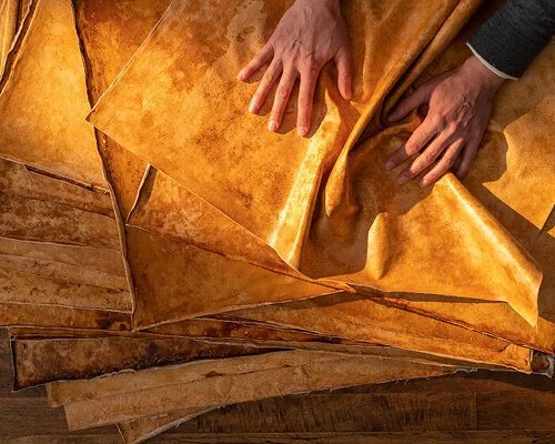 hermes-mushroom-leather-mycoworks-designboom-700-500x400-22b08q85r027.jpg